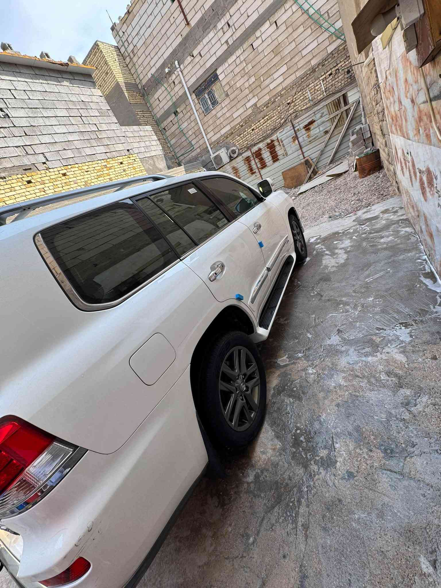 لكزس LX570 بريـم • ٢٠١٥ • ١٢٣ الف كم