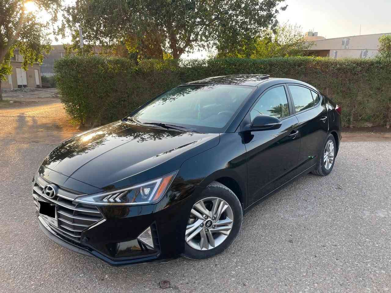النترا موديل 2020 وارد كندي فول مواصفات
بصمة
فتحة سقف
ثلاث انظمة قيادة
محرك 2000
گير At 
تدفئة كشنات
تدفئة ستيرن
رادار خلفي 
تخم تاير جديد
حادث بسيط جداً كما موضح بالصور
ايرباك دشبول راجع سيستم
العنوان - بغداد
***********
السعر خاص
