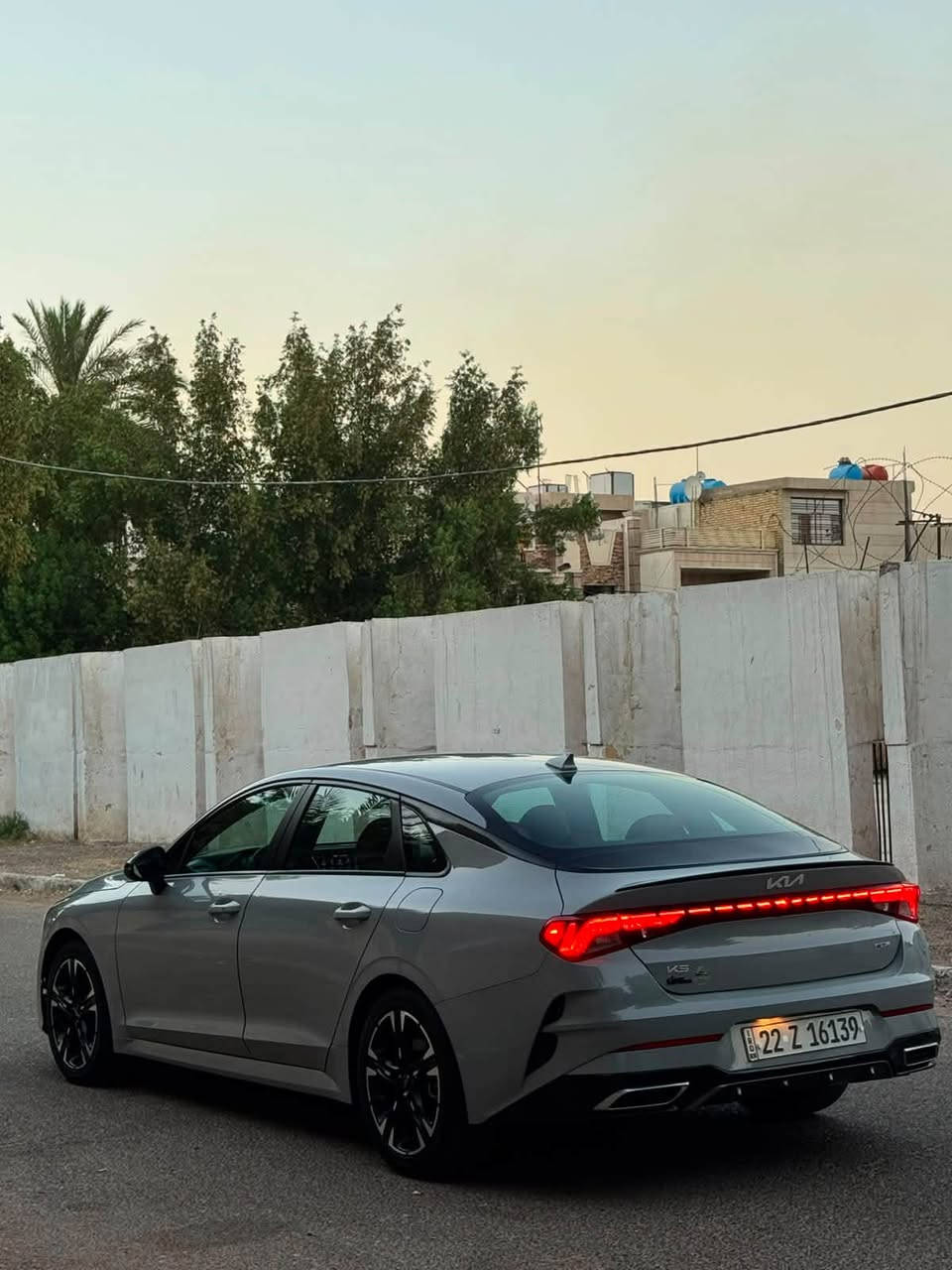 السلام عليكم
كيا كي فايف موديل ٢٠٢٣
لون اسمنتي داخل جلد احمر
فول مواصفات عدا الفتحة
تشغيل عن بعد 
كشنات + ستيرن هيتر
محرك ٤ سلندر ١٦٠٠ توربو 
ماشية ٥٣
حادثها جاملغ وحافة البنيد بجم كبس
بدون شاصي بدون دواخل
رايدها ١٦٨

للاستفسار الاتصال 
***********
