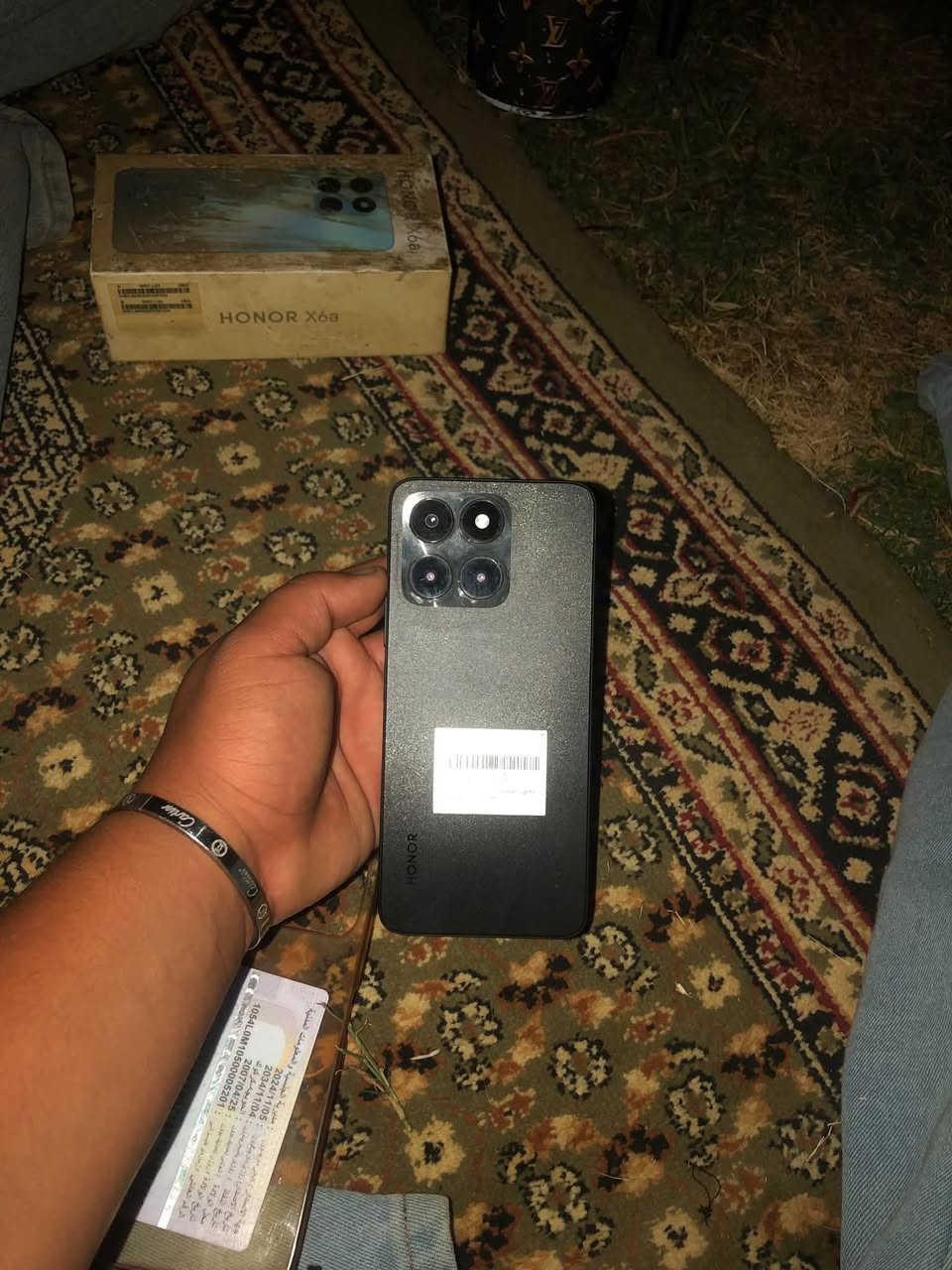 هونر X6a الجهاز نضيف ما مفتوح وله مبدل اي شي بي ملحقاته وياه كارتونه وشاحنته وياه
الذاكره ١٢٨ گيگه بايت البطاريه ٥٠٠٠ ملي امبير 
نضافه ١٠٠/١٠٠ مستخدم شي قليلللل 
السعر ١٥٠ وبيه مجال يذا شراي 
        
الرقم الاتف ***********
