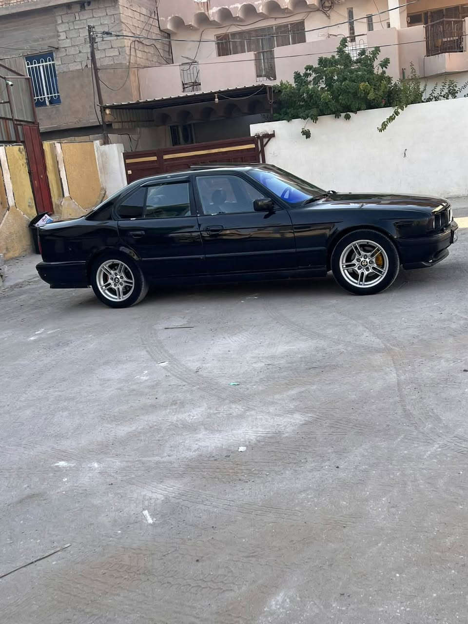 يا الله السلام عليكم
BMW520
 ١٩٩٦ رقم أربيل سنوية ل٢٠٣١ كير عادي مكينة كبس السيارة معمرة بل كامل كير ومكينة مال حاوية شادينهن تبريد تدفئة تخم تاير صدر امامي خلفي كلة جديد للبيع او المراوس السعر  خاص ديالى بعقوبة ***********
