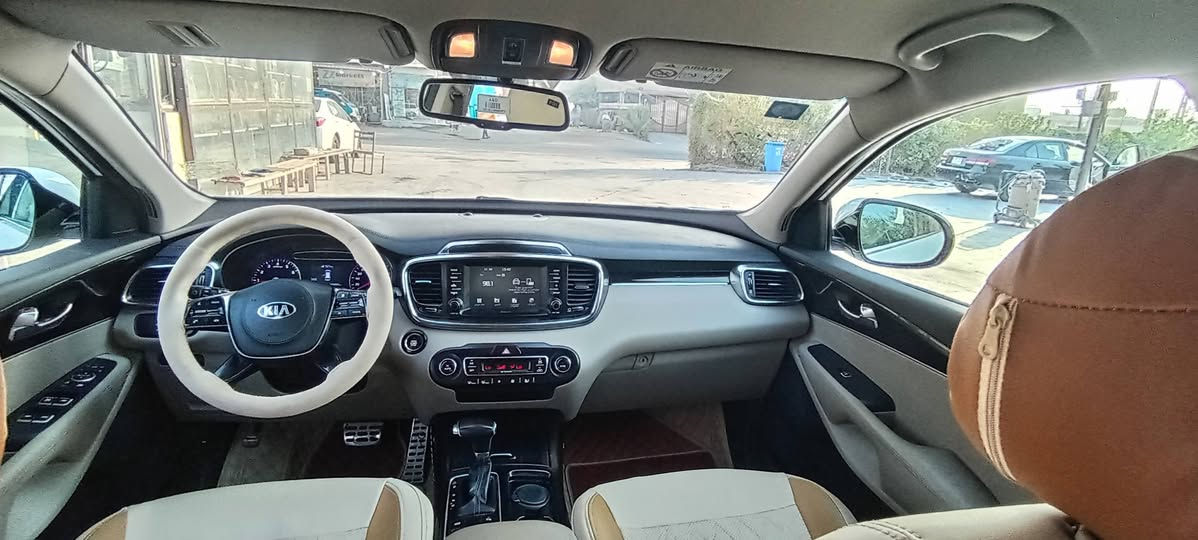 سورنتو موديل
2019
كفاله من الصبغ وتبديل وبارد 
رقم بابل 

السيارة مكفوله من الصبغ وتبديل وبارد 

مواصفات 
محرك 6 سلندر 3500
 كشن كهرباء 
ترحيب عند الاقتراب 
اشاير بلمري المري شفط 
صندوك كهرباء  
3 قطع تبريد 7 راكب 
بصمه تشغيل بصمه ابواب 
لايت زينون عالي وناصي اصلي 
 
حساس امامي + خلفي 
كامره + تبريد شاشه
***********
***********
