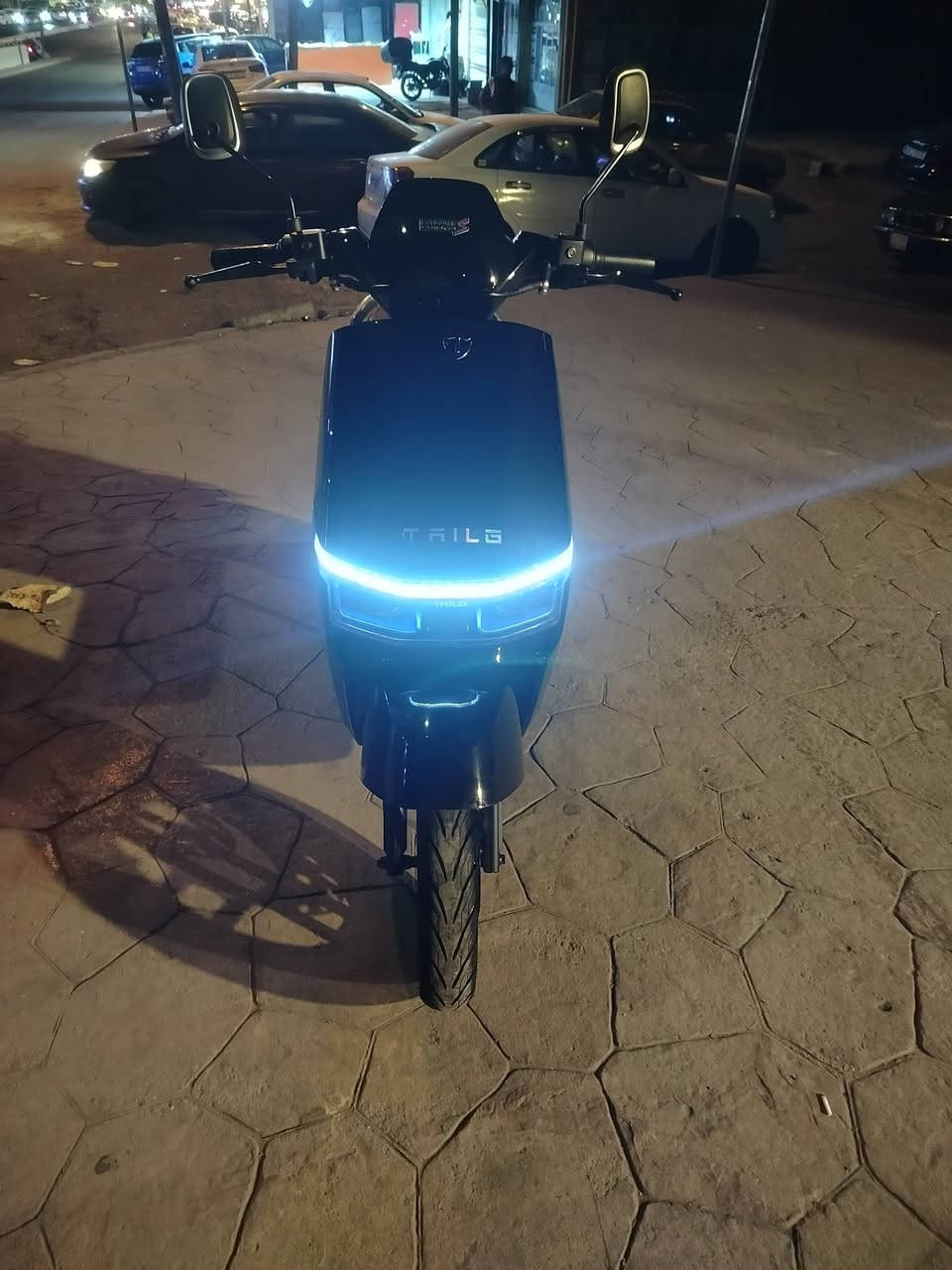 دراجه شحن للبيع جديده بالضمان مستخدمه قليل السعر 900 الف وبيها مجال ***********
