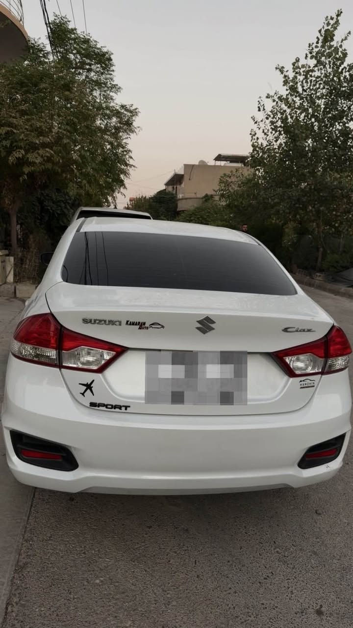 Suzuki claz 2017
سوزوکی یابانی ئەسلی ١.٦ لیتر
سەیارەیەکی تا بلێی پاک و بێ کێشەیە
٢ ساڵ زیاترە لای خۆمانە و سەیارەکە لۆکە
تەنهاو تەنها ٣٣ هەزار کیلۆمەتر رۆشتووە وەک سفر وایە
سەیارەکە رووبعێکی بۆنیت و روبعێکی چەمەلەخی پێشەوەی بۆیاخە 
ناو زەردە
کوشن جلدە
سوکان ڤۆلیومە
چوار جام کارەبایە
تەبرید مەرکەزییە 
بلوتوزە
نرخی ٨٩ وەرەقەو مەجالی کەم
بۆ زانیاری زیاتر پەیوەندی بکەن 
***********
سەیارەکە لە سلێمانییە و تەحویل و غەرامە بە شەرت السليمانية, العراق
