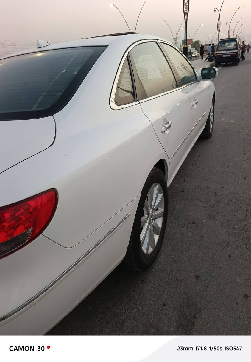 السلام عليكم هونداي ازيرا 2009 خليجي فول الفول 1/1 محرك 6 سلندر 3300 سياره جديده مال بيت بأسمي هزه سنويه جديده مواصفاتها كشنات جلد بلادي مميز جدا كشنات الاماميه كهرباء تبريد قطعتين فتحه سقف حساس خلفي كامره خلفيه بلاديه وضوح عالي الدقه مري شفط وقلابه بنفس الوقت عند الرجوع للخلف برده كهرباء ستيرن كهرباىي شاشه قلابه اصليه سيدي جنجر 7 اقراص حاكيه تلفون ذاكرة تحكم فول تحكم سرعه كشافات بلاديه لايت زنون سماعات ديفدي رادار بالمرايه الاماميه كشنات تدفئه بيها صبغ صفحة السائق أثر شخوط شرط بدون فتح اي قطعه شاصي لغد حوض تكم مكفول تخم تاير جديد باتري جديد تبريد ثلج تدفئه شغالة بيها خيط بخار بسيط غرفتها جديده على وضع الشركه بدون اي نواقص جاهزه للاخير السعر 105  مكاني بعقوبه للتواصل ***********  تحياتي للجميع
