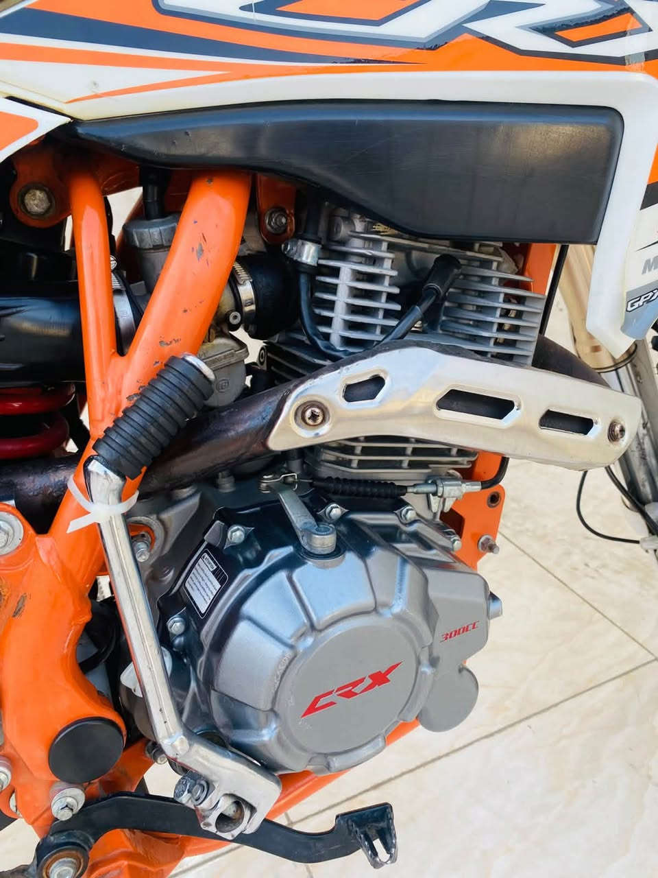 اخوان CRX موديل 2025  محرك 300جديده دخول أربيل ورقه وكيل ومكاتبه  السعر 1750 مكان بصره قبله ***********
