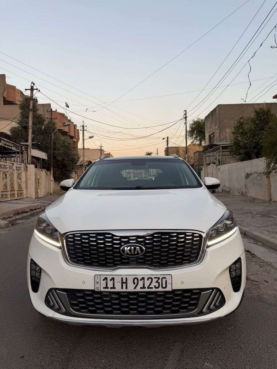 السلام عليكم
للبيع او مراوس 
كيا سورنتو 2020 خليجيه 
بيه صبغ موضع بسونار بدون اي دواخل ولا ايرباك سبب صبغ. تخريب 
السعر.  177 وبيه مجال للشراي 
السياره كلش جديده على وضع الشركه 
بصمه  تشغل 
بانوراما 
6 سلندر. 
7 راكب 
3 قطع  تبريد
ماشيه 64 الف. وشرط حقيقي 
حساس امامي خلفي 
شاشه كار بلي 
كشنات جلد + كهرباء 
صندوك كهرباء 
4 انضمه قياده 
 وبعد هواي مواصفات 
مكينه. وكير. وكلشي بيه على وضع شركه 
مكاني بغداد مدينه الصدر 
***********
