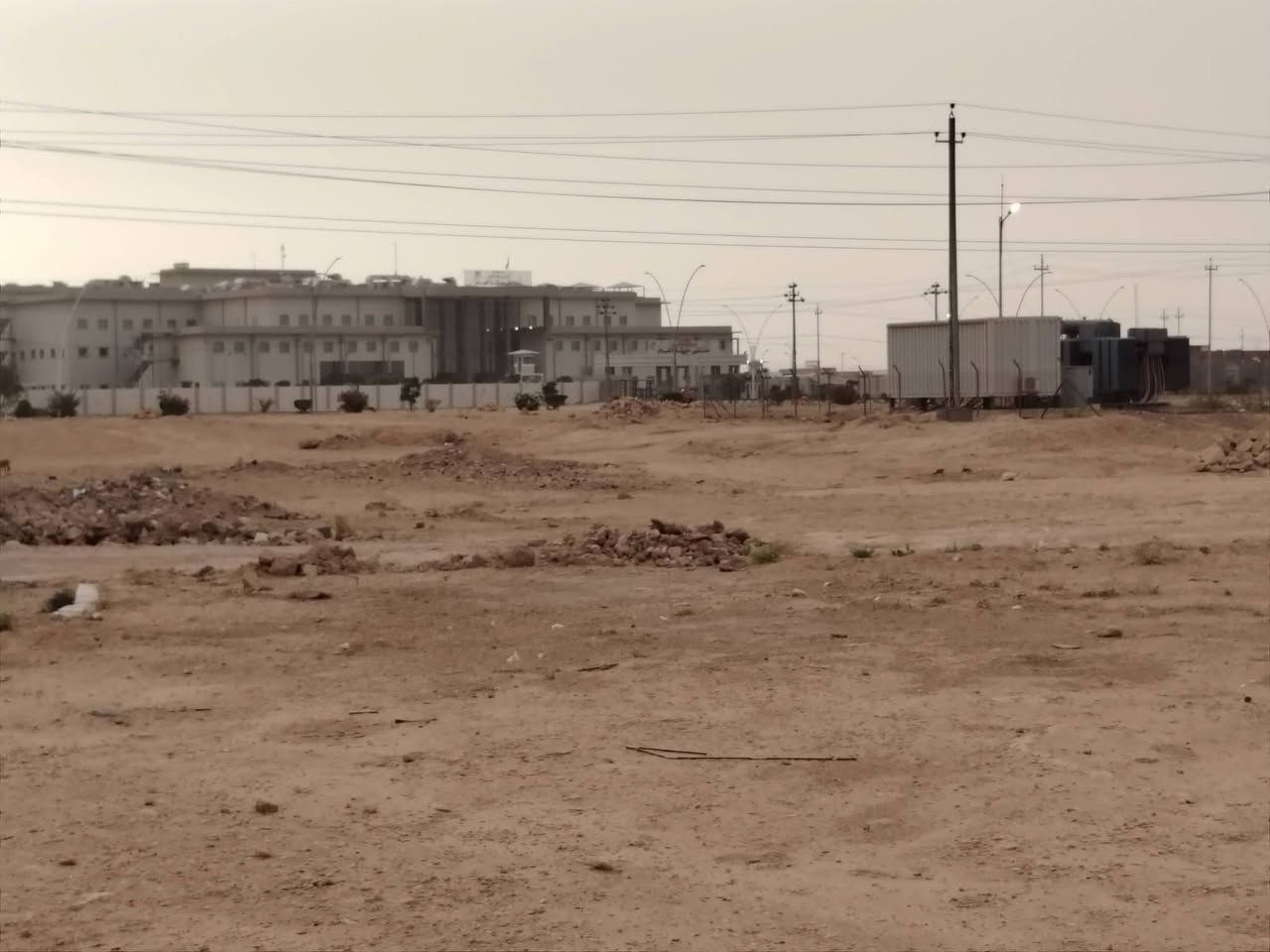 ***********
سلام عليكم اخواني؛ لبيع لبيع لبيع عندي قطعه أرض طابو صرف ٢٥٠متر موقع زين قربيه جدااا عل شارع الحوالي مقابيل مستشفى حديثه الجديد بضهر المحطه المحولة كهرباء هم قريبه عل مركز صحي الأسنان الجديد  منطقه زنيه؛؛؛؛ سعرها ؛؛  ١٢ مليون؛؛ بيها مجال اتصل على هذا الرقم
وبيك خير وتدلل؛؛ لي يريدها يربح بيها؛؛ منطقه زينه
وقريبه عل كل مواصفات؛؛ سبب البيع الحاجه ضرف خاص
اتصل على رقم 
***********

نص مكتوب في الصور:
- هاي القطعه شارع الحولي هاذ قريب جدا مستشفى هم رقيب محطه كهرباء محوله
- القطعه