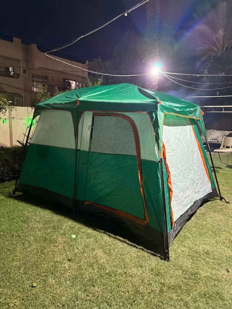 خيمه عائليه اربع فصول قماش مطري اصلي قياس الطول 3متر و10سانتيم والعرض 2متر و5سانتيم و ارتفاع 190سانتيم سعر 120  الف تحتوي على شبابيك ومضله وباب وناموسيه وكاع متصل مع الخيمه لتواصل عبر وتساب او مسنجر  ***********............
