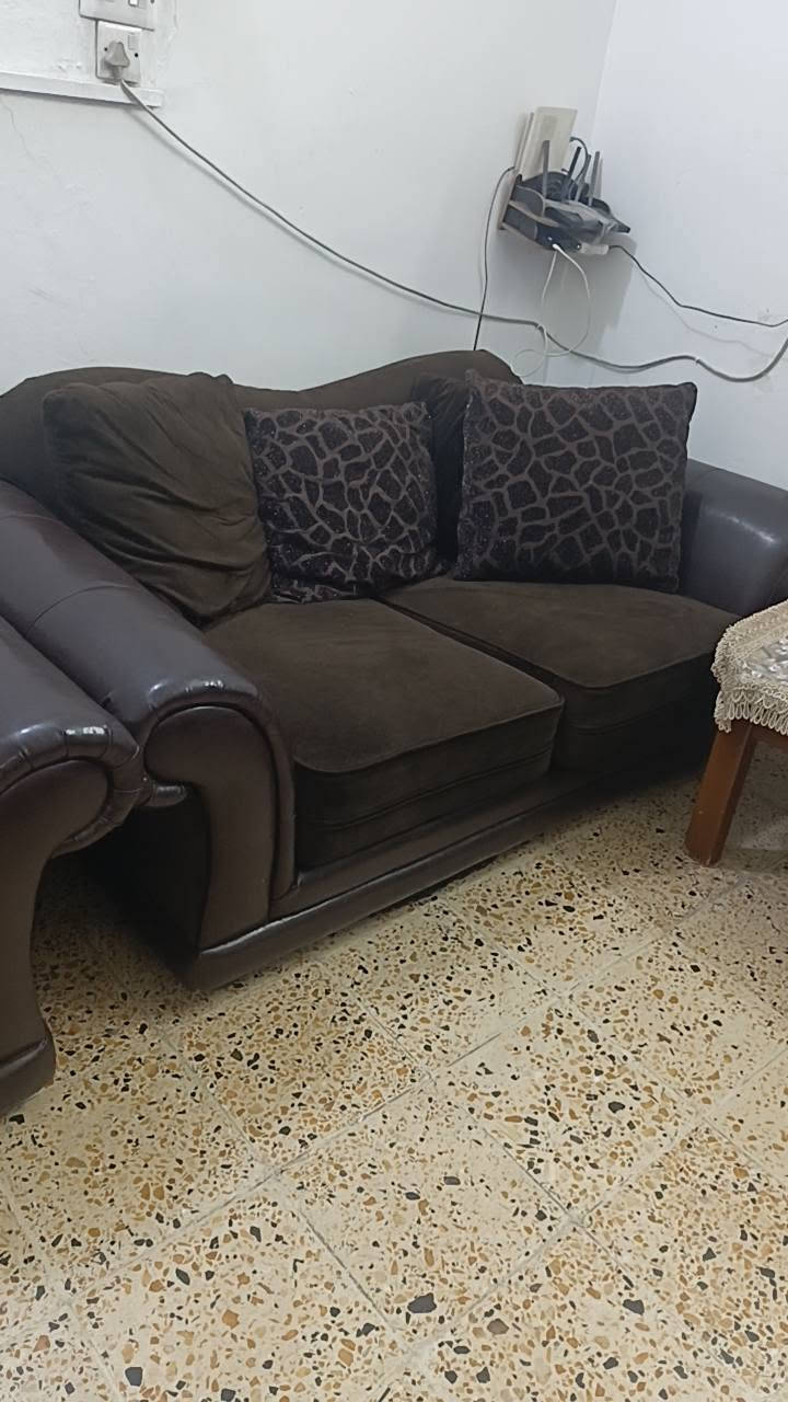 تخم للبيع قليل مستعمل  مكان صليخ تصال وتساب ***********

