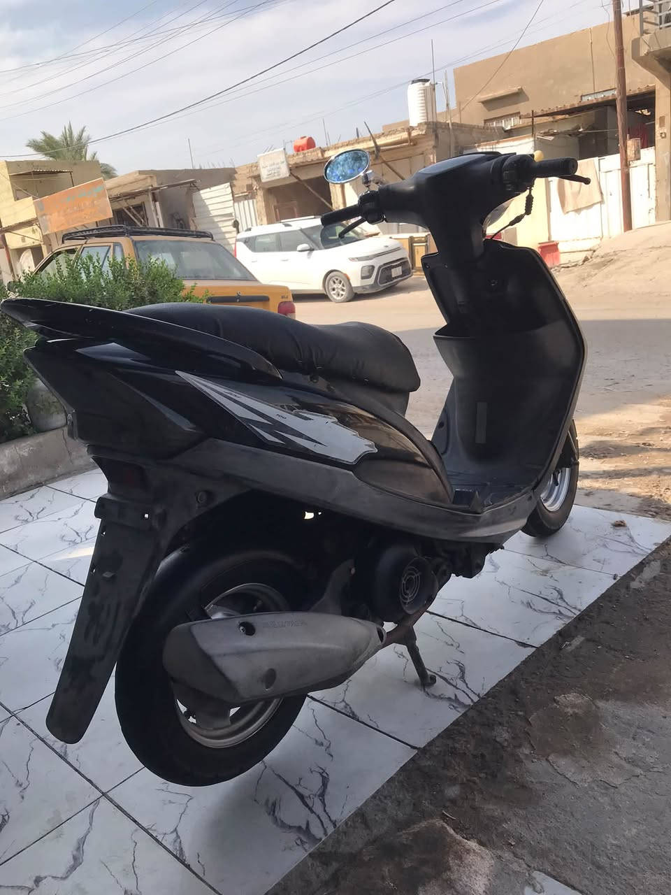 السلام عليكم دراجه ماكس عدله دراجه نضيفه خير من الله كله بلاديه مكينتها ما مفتوح بيها برغي    بس كابريتر تجاري ماكني حله بكرلي السعر ٨٠٠ وبيها مجال حك الجيه ***********
