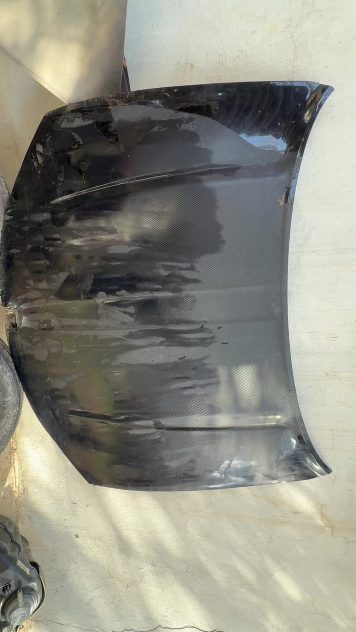 سلام عليكم غراض للبيع 
بنيد جارجر اسود بي طخه بسيطه بلمقدمه فقط بارد اصلي مو تجاري 

تانكي جارجر 15 نضيف جداا 

تايرات عدد ثنين نص عمر  قياس 275-40

كلهن ب250الف وبيهن مجال 

مكاني بابل ‭***********‬
