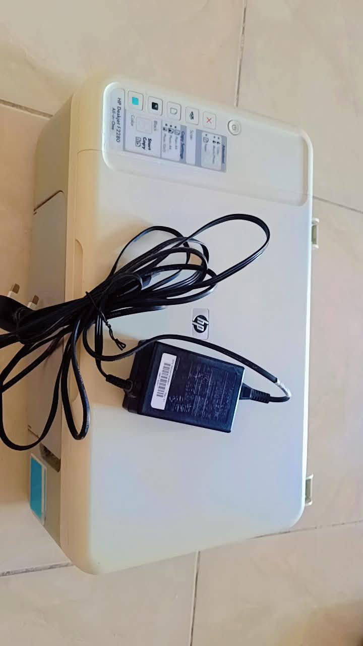 اخوان عندي هاي طابعة hp ممستخدمهة غير شهر اريد ابيعهة لان محتاج بس حاطهة بل بيت هاذا رقمي ***********
