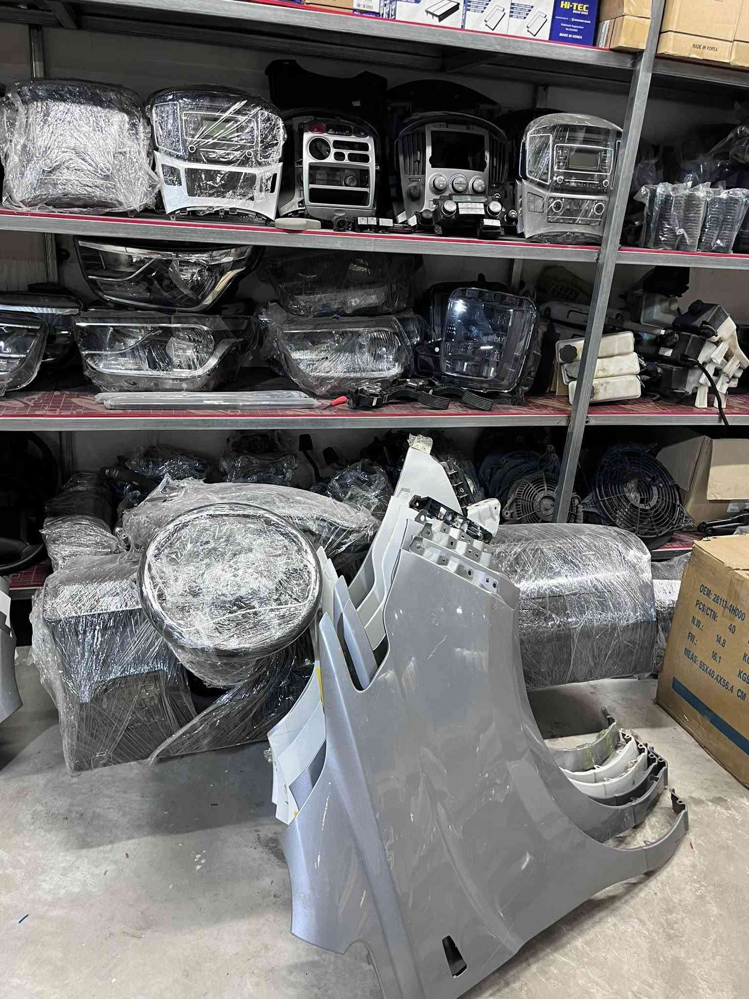 مجمع ايمن البصره طريق صناعيه حمدان جملونات في نهايه طريق حمدان مقابل مدخل حمدان الاتصال ***********/ ايمن
*********** / سجاد التميمي
