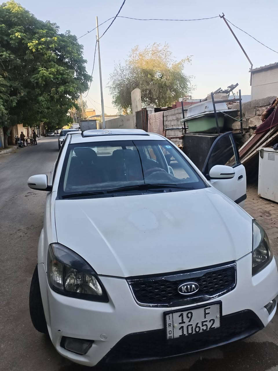 لا صبغ ولا تبديل ولا بيها حادث
مكينه جديده + كير كفاله 
معتني بيها ومامتعوبه 
لسعر ٨٢ وبيها مجال قليل 
مكاني كربلاء 
***********
