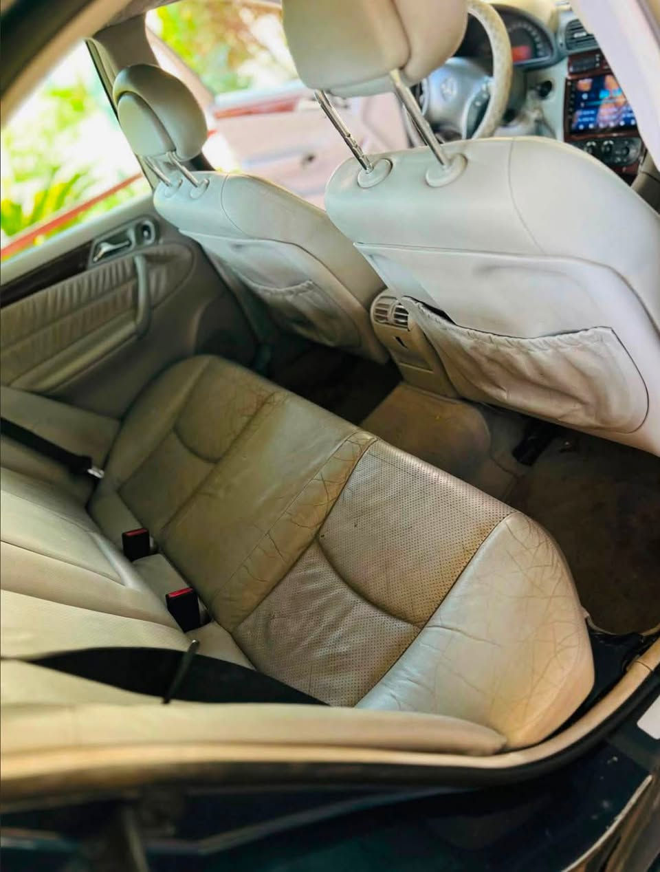 السلام عليكم للبيع
مارسدس c240  w203 2001

محركv6 

فئة ELEGANCE
    
للأستفسار الرقم ***********.   

المكان : صلاح الدين
