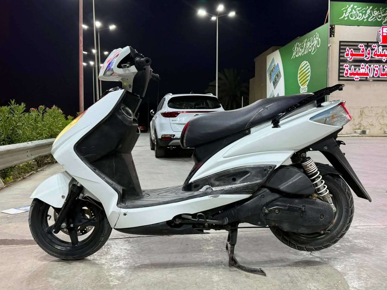سلام عليكم 
سكنس فحل ياباني دراجة حلوة بيهة صالنصة رياضي ومكينه كفالة لا تنقيص ولا تبخير نقصهة فقط تريشة جهت يسرة وقمجي عداد سرعة كهربايات كلهة شغالة بيهة لايت زنون 
سعر دراجة  ٩٠٠ الف وبيهة مجال قليل 
مكاني بغداد شعب قرب مستشفى زهراء الاهلي 
رقمي *********** وبيه واتساب 
واسف على اطاله
