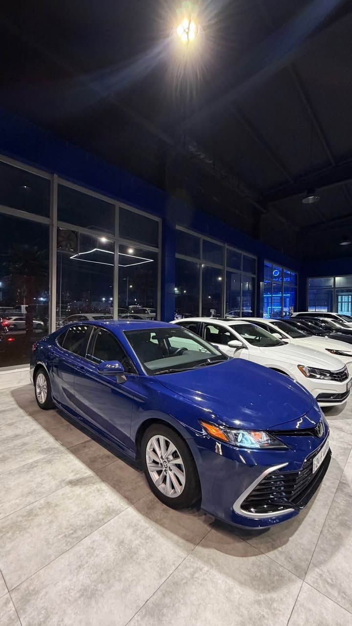 Toyota Camry 2023 LE 
موصفات LE 
سيارة ماشية ٢٧ الف ميل ييد واحد 
ب سعر بلاش بلاش 
تحويل وكالة و غرامات ب شرط 
كير و محرك تبريد و كهربائيات و حجر كزوز ب شرط 
ضررها بونيد صبغ و ٤ قطع كلير امريكا بخ 
بدون دواخل بدون ارباكات و بدون شواصي 
ب سعر بلاش ماكو ب هيج سعر ب سوك 
سعرها ١٥٥$ ورقـــة و مجال 
للمزيد من المعلومات اتصل على هذا الرقم 
كورك-واتساب 
*********** سميل, دهوك
