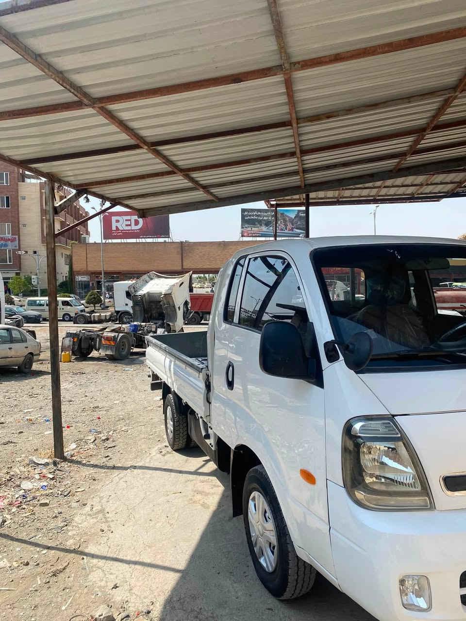 کیا بڕاوە  مۆدێل ٢٠١٤ گێڕو مەکینەو ئەکسلی بەشەرت تەبریتی ئیش ئەکات برێکی بەسراوە کۆدی بۆ کراوە
ژ.م***********
