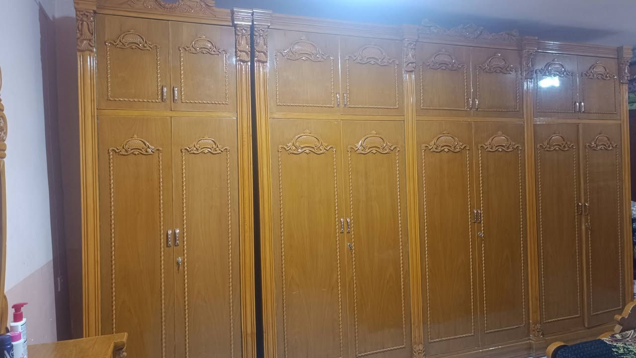 غرفة خشب • زان مصري • طابقين