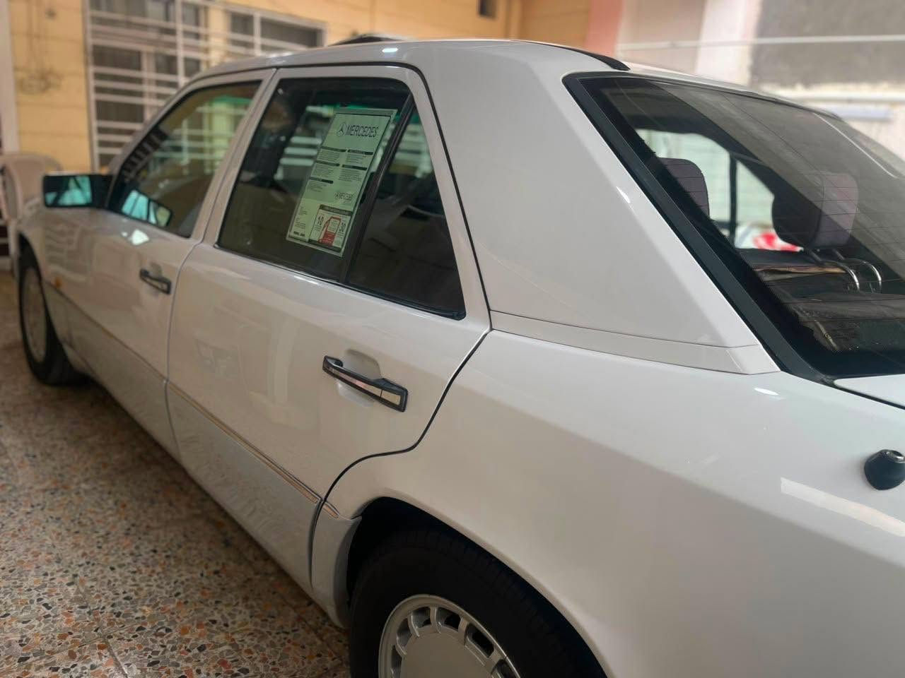 مرسيدس E300 • وارد اليابان • 4 قطع صبغ