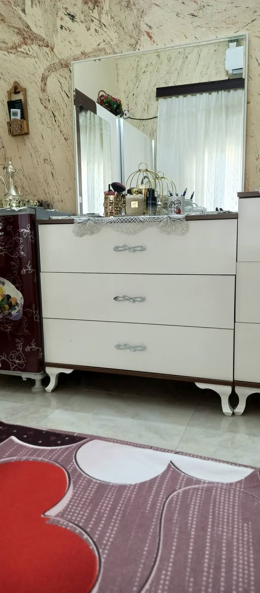 غرفة اخشاب تركي شرط نضافة 90٪ مكان كركوك وسعرها ٣٠٠ الف وبيها مجال جدا بسيط
للتواصل اتصال واتس ***********
