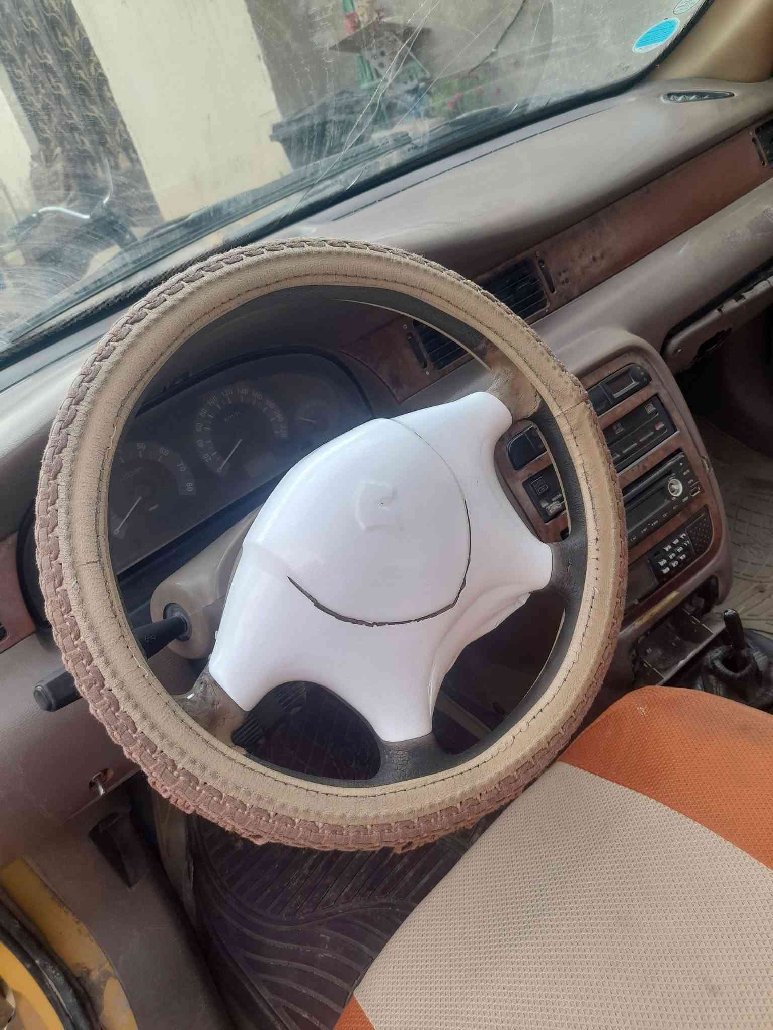 سمند • ٢٠١١ • يحتاج كمبريسر