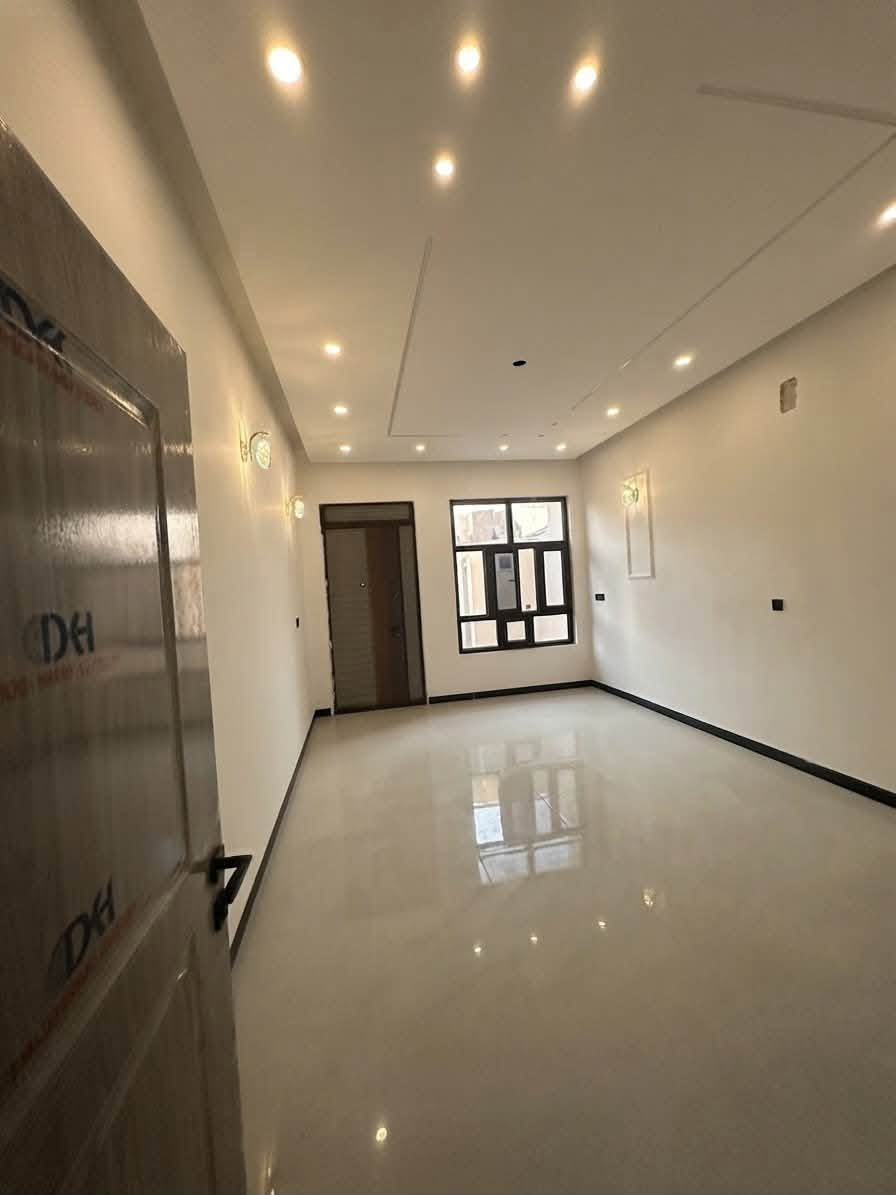 طابو زراعي سند 25 شرط الوكاله مساحه 150 متر بناء درجه اولى واحد عله واحد البيت  كامل خدمات (مي كهرباء تبليط) البيت زيرو جديد ممستخدم  الموقع دور الزراعه الثالثه ( مدارس جوامع اسواق كامل خدمات موقع سكني مرغوب)
وسعره هم حلو 🔥
للأستفسار ***********
