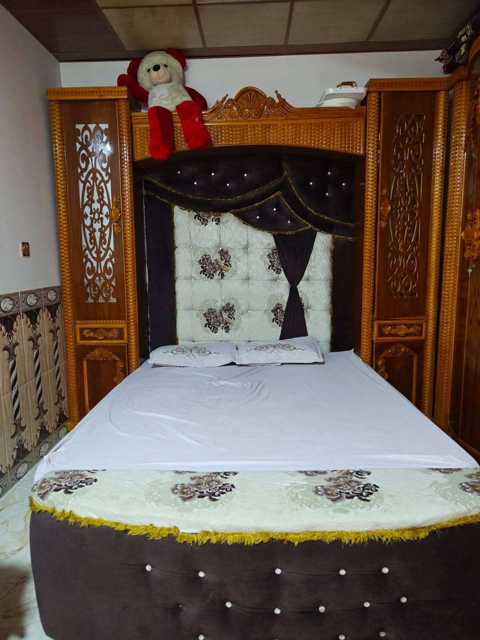 السلام عليكم غرفه نوم للبيع خشب اصلي شغل موصل السعر خاص أي استفسار على الرقم ***********
