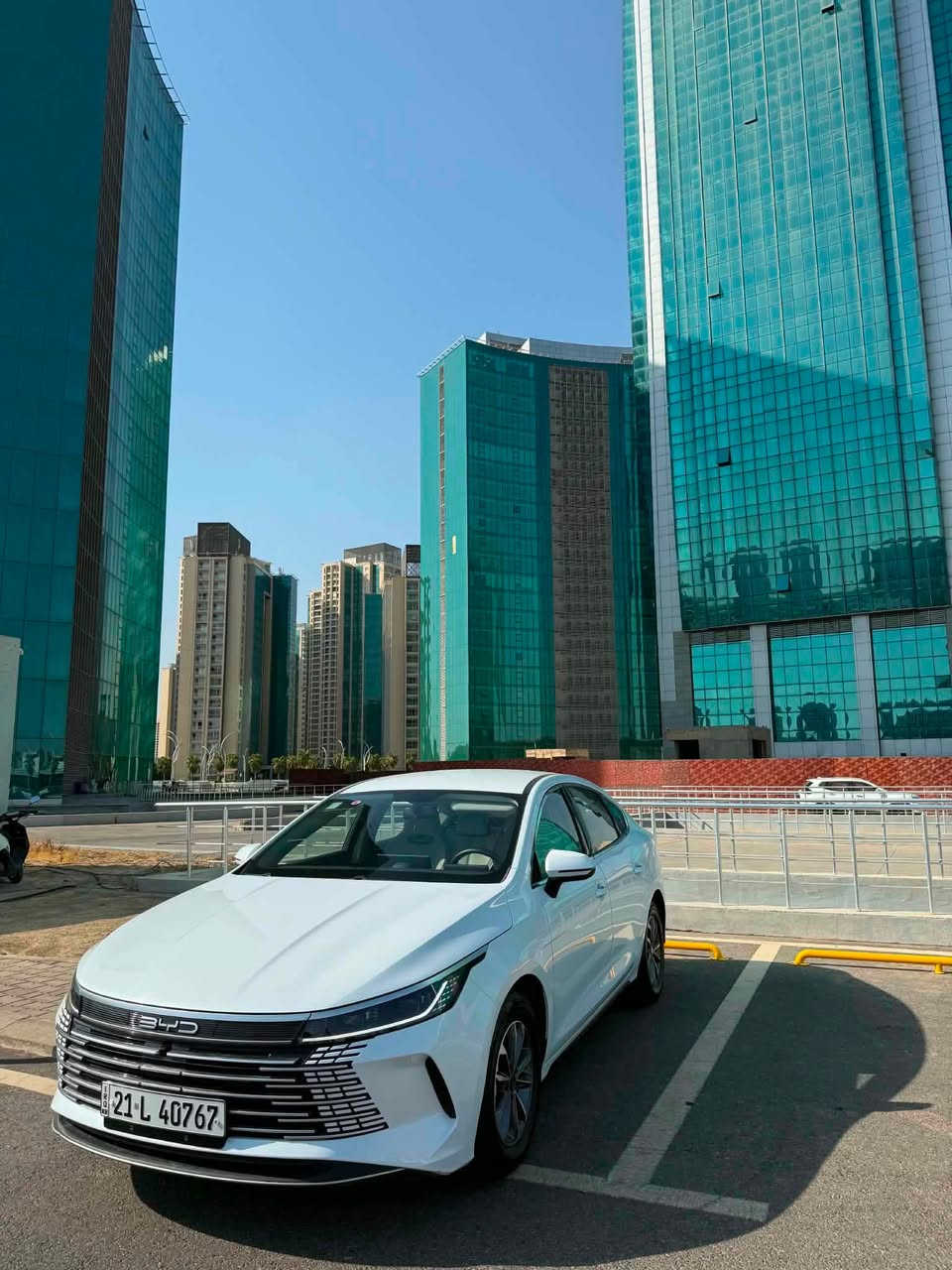 🚘 BYD destroyer 05| بۆ فرۆشتن 2025 🚘
17000km کیلۆمەتر ڕۆیشتووە

سەیارەکە زۆر جوان و خاوێنە وەک و خۆی ماوەتەوە

هیچ دەعم و پارچە بۆیاخێکی نییە

تةنها کەمیک  شوخت یان قنجێک لە سەیارەی رۆشتوو هەر هەیە 

گاعی،، حەریق، جانتای هەوا و پەنچەری لەگەڵدایە

بە یەک تانکی، تا 1200کیلۆمەتر دەڕوات

ڕەقەمی سلێمانی کراوە 

💰 نرخ138$ مةجاليكى برایانە 

ناونيشان اربيل 

***********
