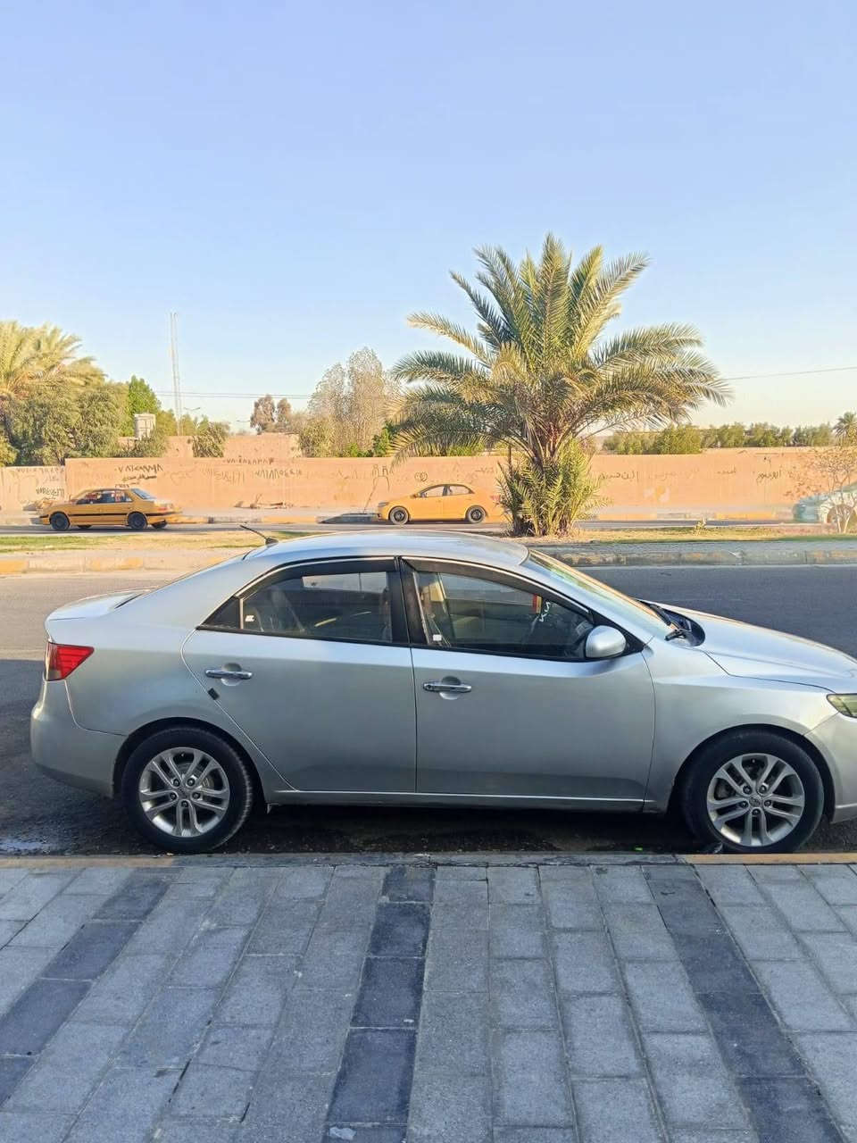 سيراتو ٢٠١٣ خليجي رقم كربلاء 
مكينة كير حدادية بلشرط 
مكان السيارة كربلاء حي الحر 
***********
السعر ٨٥ بيه مجال
