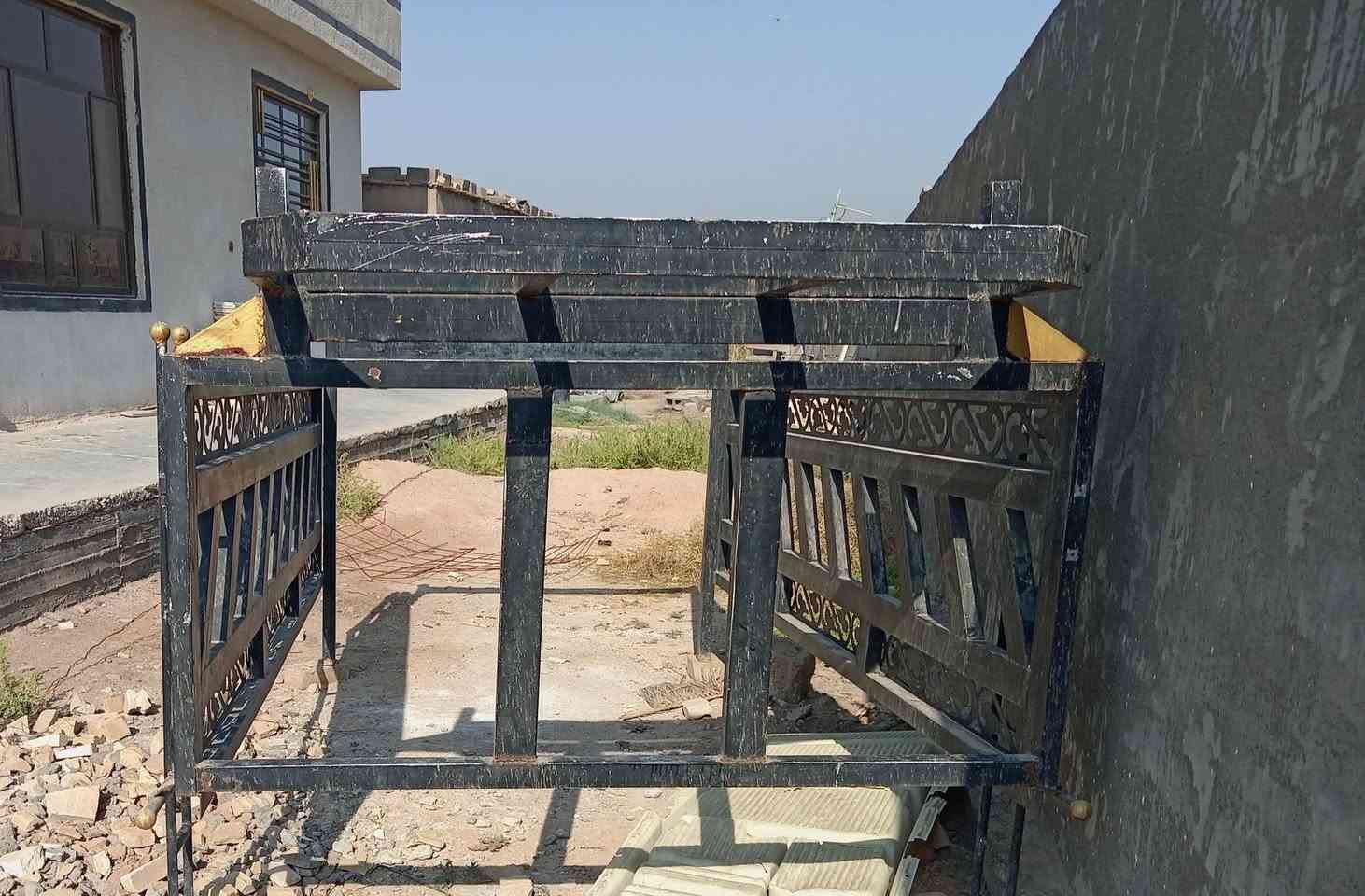 سلام عليكم هذا محجر البيع سعر400وبيه مجال
رقم هاتف ***********
