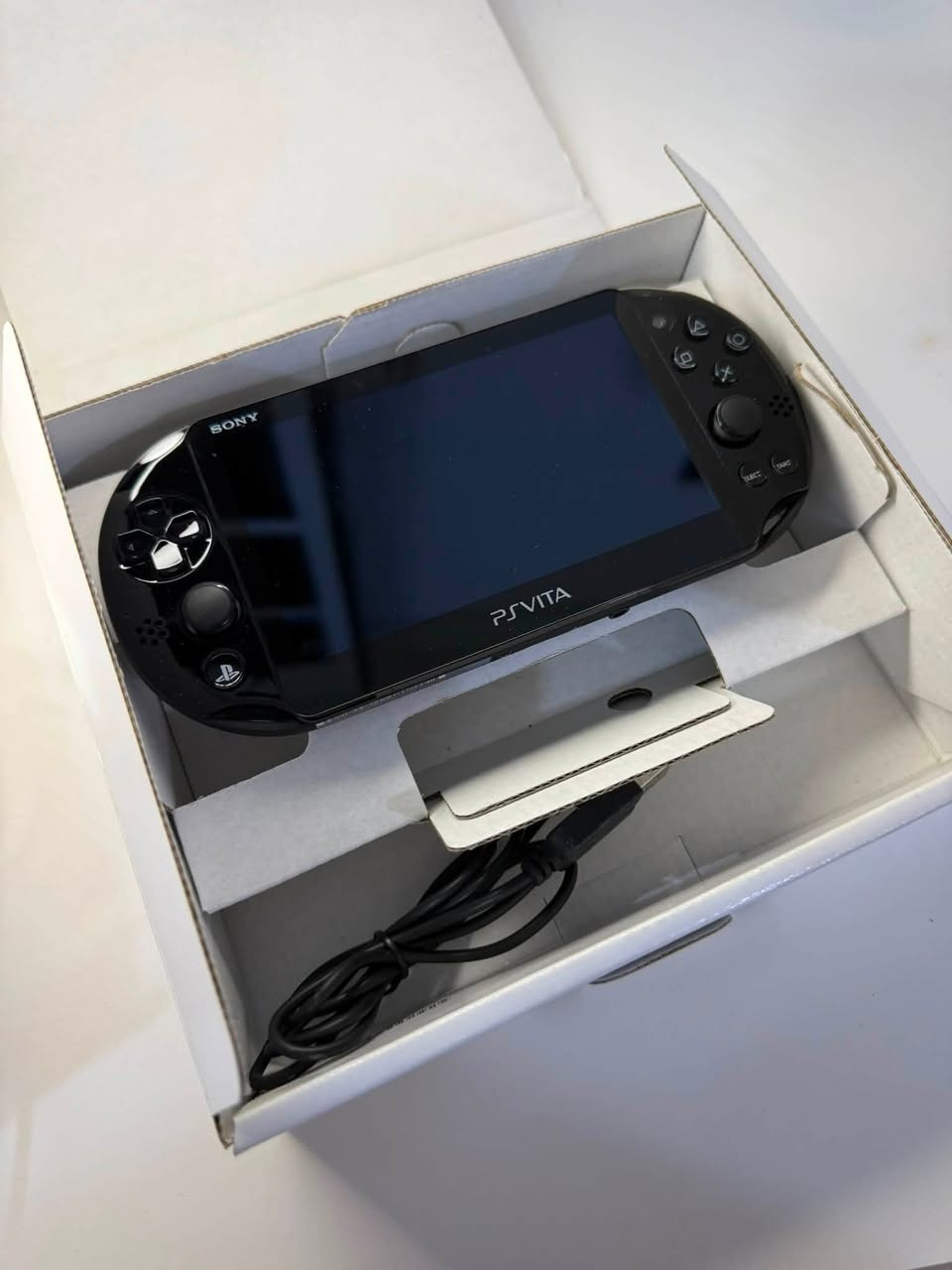 السلام عليكم
Psvita جهاز جديد انتبه جديد

لا يحتوي على الخدوش ⚠️ 
مهكر وجاهز ذاكرتة 64 gb
سعر وبقية التفاصيل خاص
