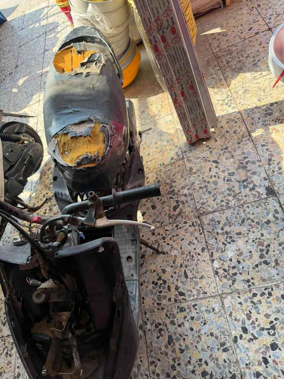 بريز للبيع كفرهه كامل موجود سعر 150 الف شغاله ما بيهه شي. بيع عل حطه كوم حديد  بغداد كماليه***********
