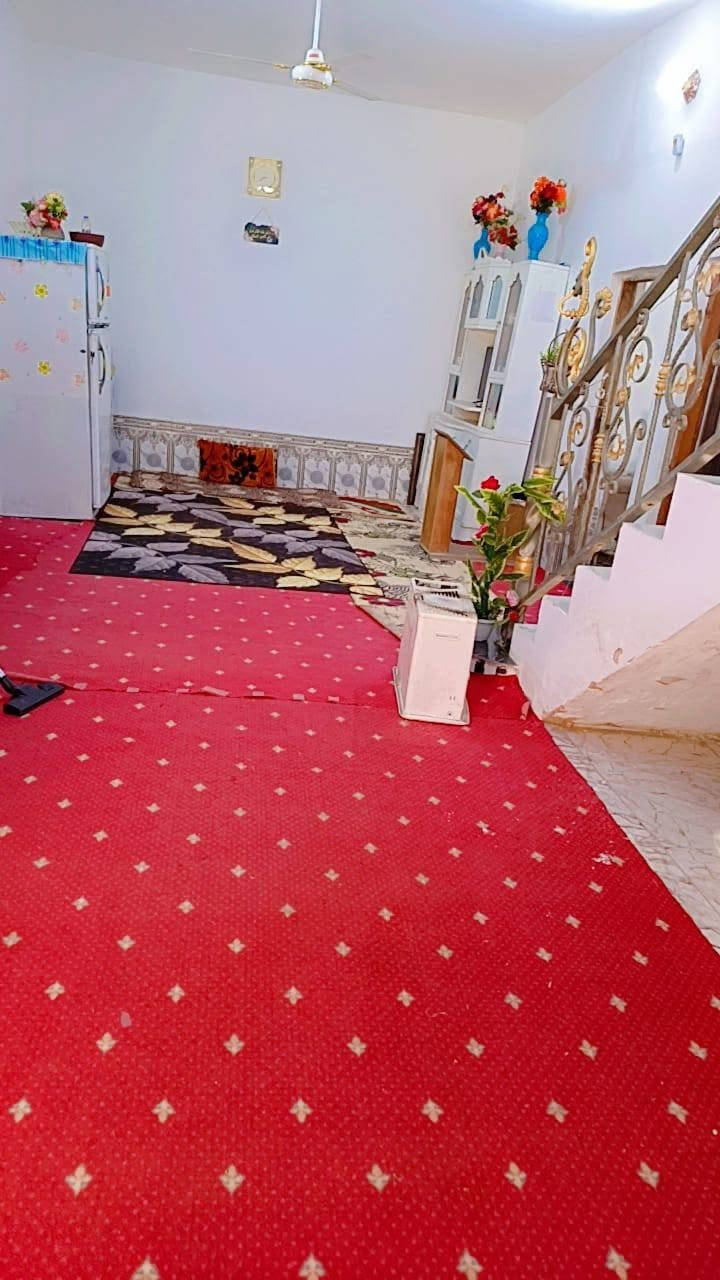 دار للبيع في الشافعية بلمعمل قرب مجمع بركات الجوادين طابو زراعي مسافه عن شارع طريق نجف _ديوانية ٣٠٠ متر
مساحة البيت ٢١٠ متر 
يحتوي على غرفتين نوم + غرفة خطار + صحيات داخلية وخارجية +صالة ٩ أمتار 
ويوجد ماء أساله يصعد للتانكي بلا ماطور 
وكهرباء رئيسي  + مولدة شارع 
للإستفسار الاتصال على *********** 
او التواصل خاص
دار للبيع في الشافعية بلمعمل قرب مجمع بركات الجوادين طابو زراعي مسافه عن شارع طريق نجف _ديوانية ٣٠٠ متر
