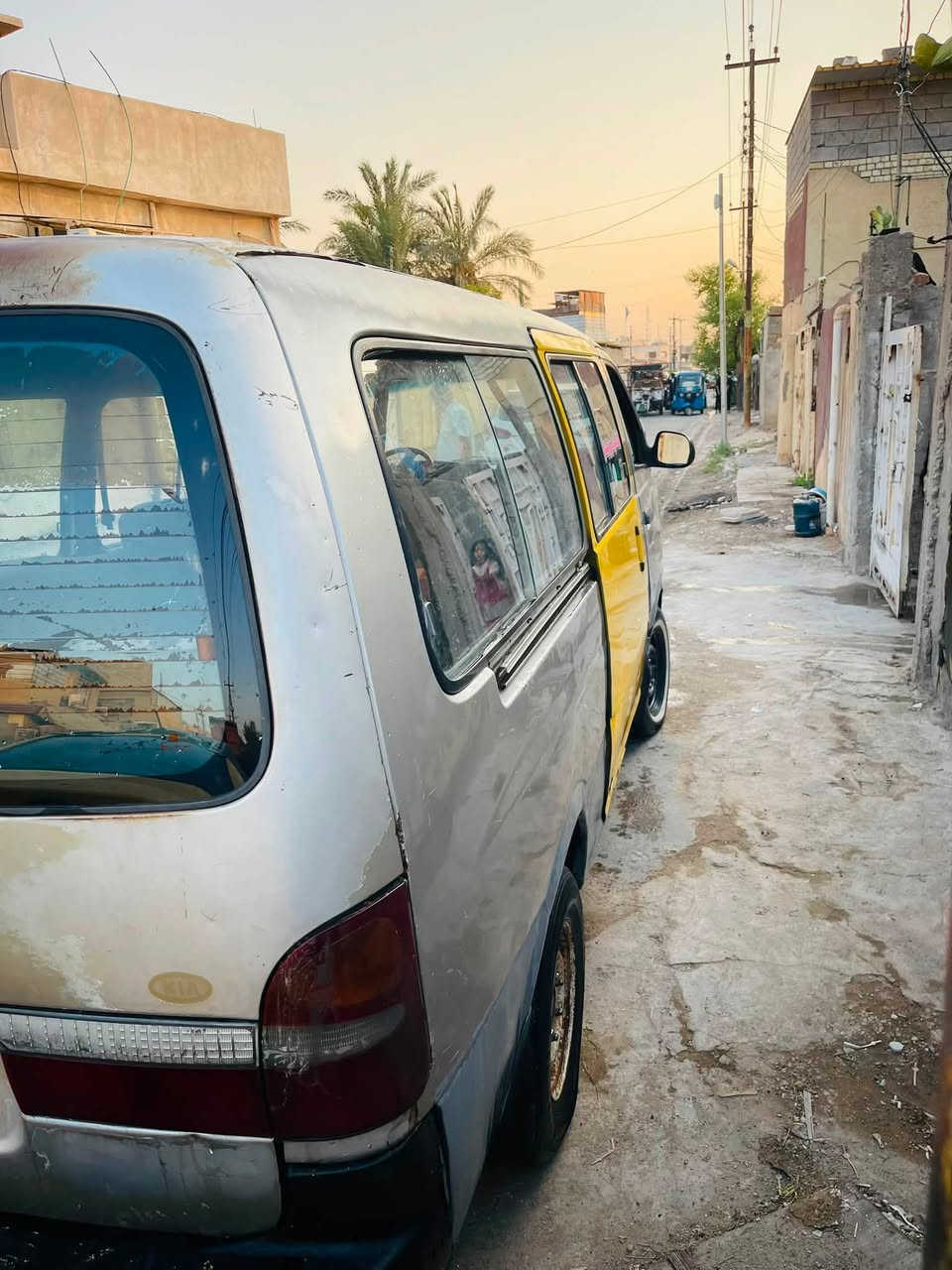 السلام عليكم كيا بريجو للبيع موديل ٩٦ محرك جديد مسكر الكشر كما واضح بلصوره السعر ٢٠ ورقه 
***********

