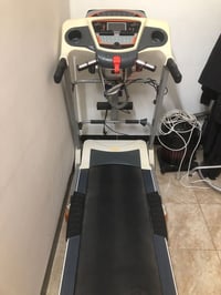 جهاز جري كهربائي ماركة  sport المواصفات:  قدرة التحمل ١٣٠ كغم  مساج كه...