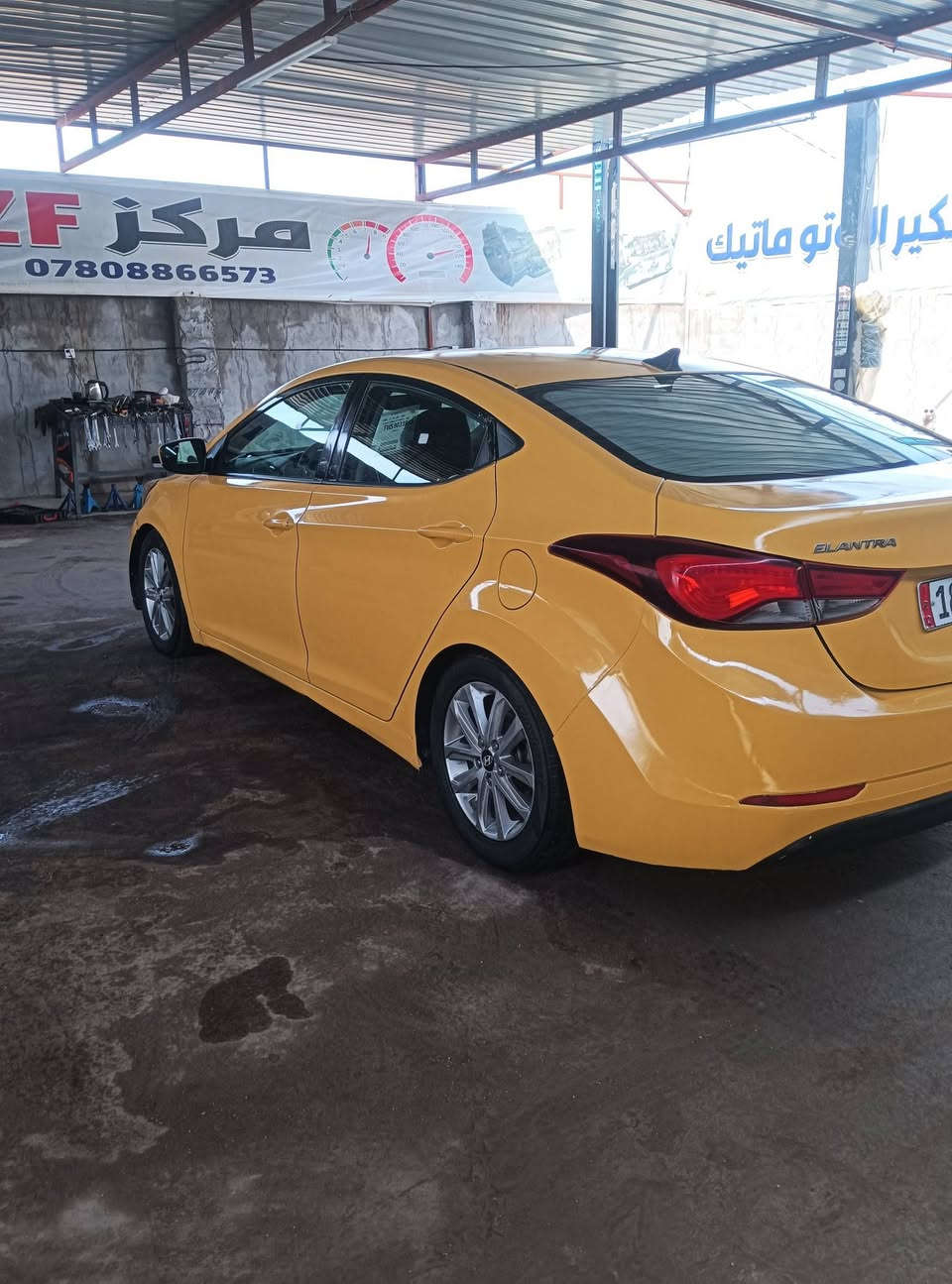 السلام عليكم سياره النترا البيع موديل 14 جاهزه من كلشي تبريد مكينه قبل شهرين شاده اله الوصل موجود تايرات جدد حداديه 75/100حادثه جامالغ امامي والباقي مكفول اليبل واحد  سياره بسمي شخصين مصفره هيئة وغرامات السعر 98وبيه مجال الرقم *********** مكاني بابل شارع ثمانين
