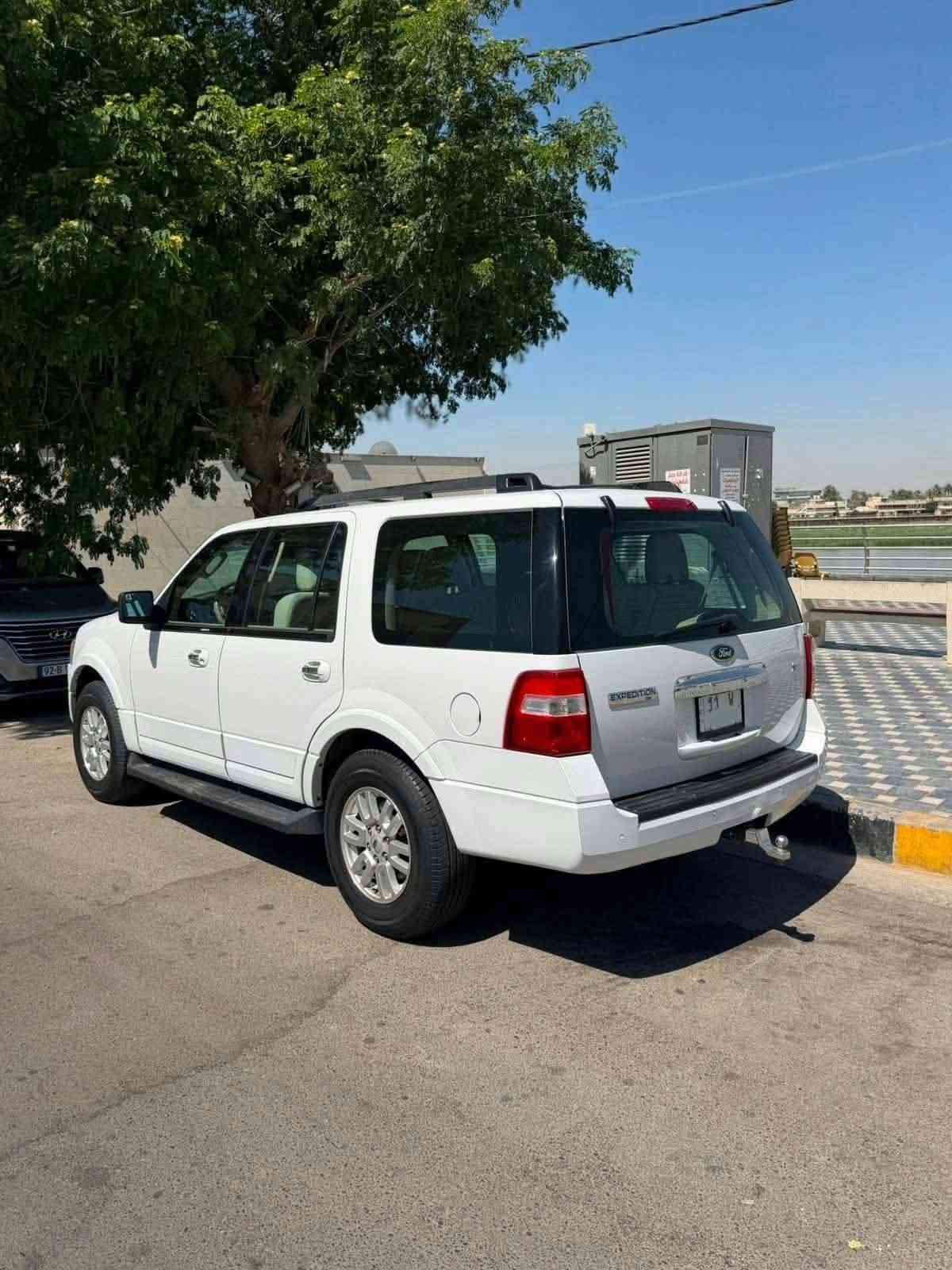 السلام عليكم
فورد اكسبديشن موديل ٢٠١٣ خليجي مكفولة بيها ملاحظات بسيطة جدا وابيعلك شرط الفحص والسونار محرك كير هم كفالة تبريد اصوليات سنوية بسمي قبل ٣ اشهر من حولتها السعر ١٤٠ بيها مجال بسيط جدا مكاني حلة مركز
***********
