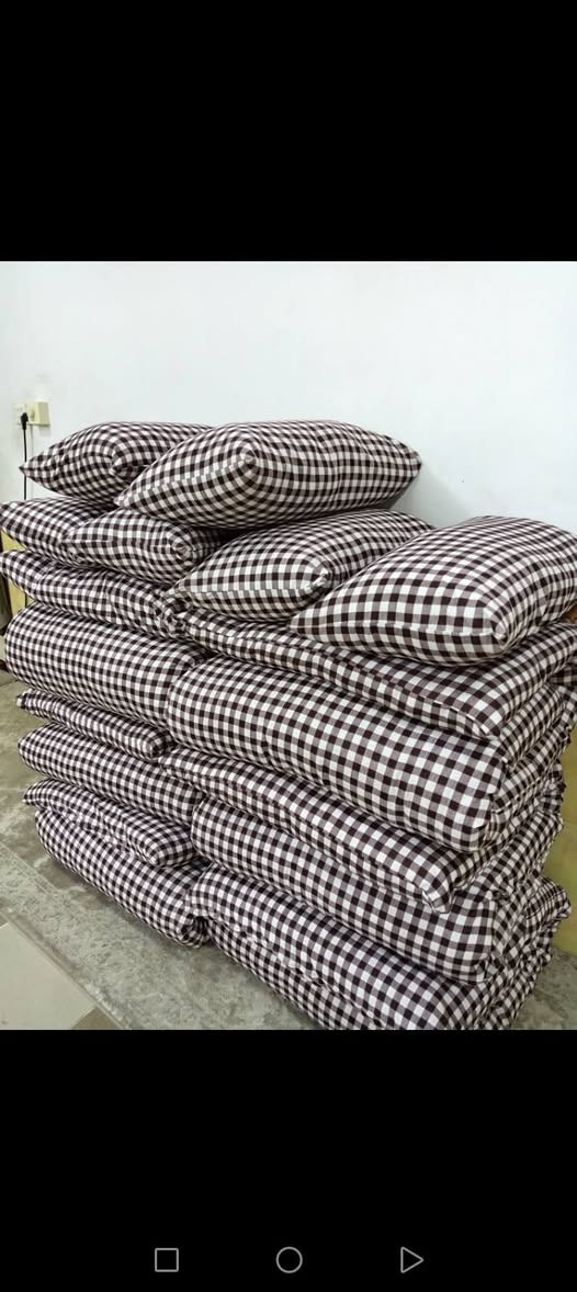 بدون تفاصيل • غرفه اخشاب • سرير