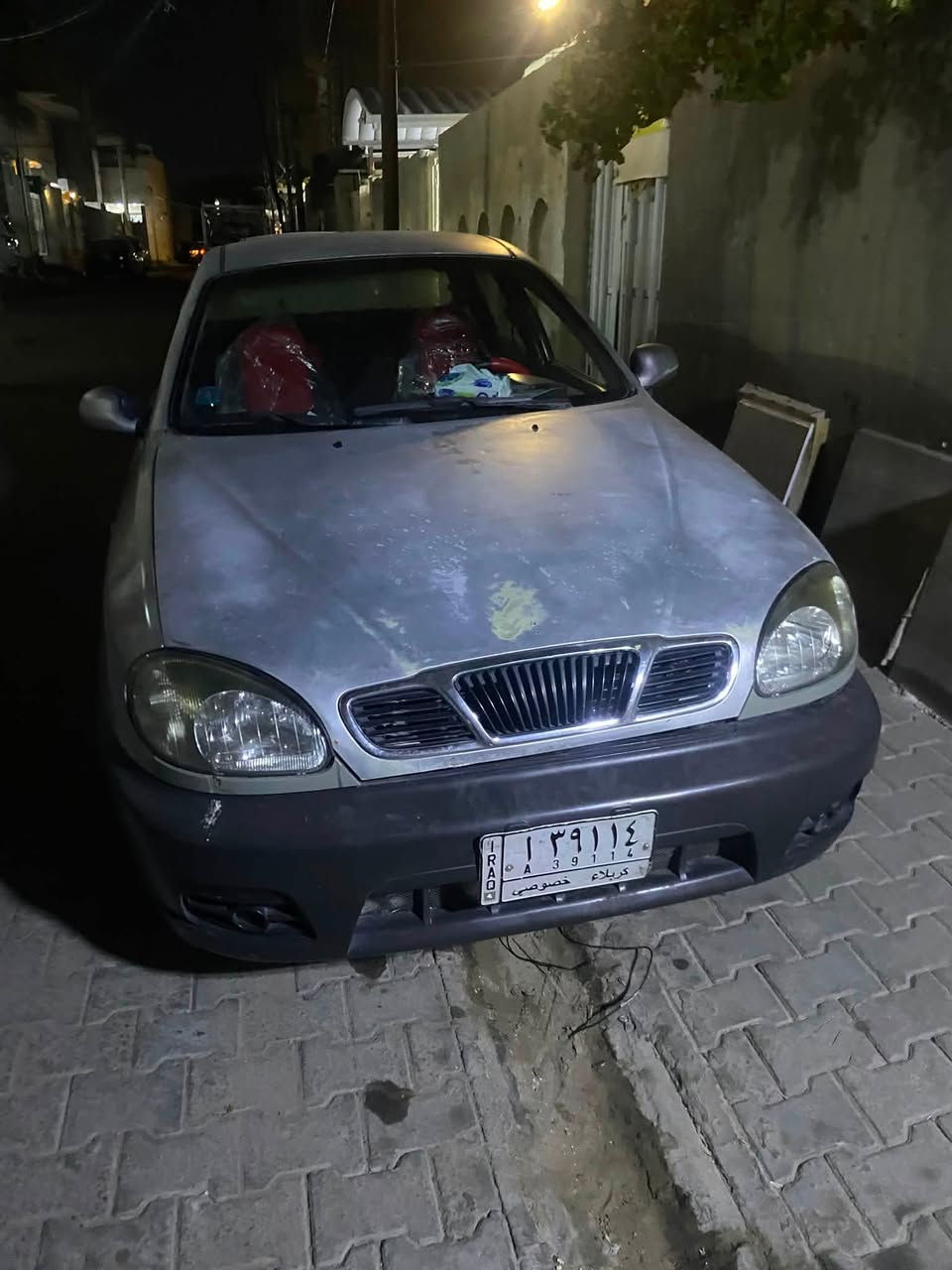 من رخصة الادمن.
السلام عليكم 

للبيع دايو لانوس نظيفة ومرتبة 🚗✨
 الموديل: 1999
 المواصفات: لون رصاصي، السيارة ماشاء الله حلوة ومرتبة.
 التكييف: تبريد ثلج ما شاء الله.
 الإضافات الداخلية: تنجيد داخلي جديد بالكامل (أحمر وأسود) مع نايلون الكراسي.
 نفاذ السنوية: السنوية تاخذ مدى لحد 16 / 12 / 2028.
 السنوية والتحويل: السيارة بـأسمي والتحويل مباشر.
 الموقع: النجف الأشرف.
 رقم الهاتف: ***********. 

السعر ٢٧ وبيها مجال  
 و السياره عليه غرامه ٢٠٠ الف ينزلن من السعر
