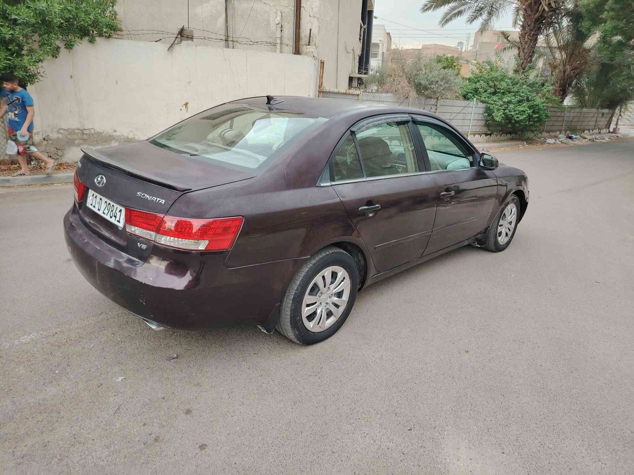 السلام عليكم
سوناتا 2006 وارد امريكي
حادثها جاملغ خلفي ايمن مبدل
..السياره يحتاجله صبغ..
محرك 6 سلندر..
فتحة سلايد..
شاشه وكامره خلفيه..
السياره بجم بلادي
اي حادث بل السياره ماكو فقط مال امريكا الجاملغ الخلفي..
تبريد شغال ثلج..
تايراتها نظيف..
الكير قبل اقل الشهر شديتله واحد مال حاويه بعده بل الظمان جديد
 ترايه حلو
كهربائيات كله شركه السياره جاهزه بس رايدلها صبغ
 بسبب الجراد 
لان بالشمس نتركت جردت للامانه
السياره دواخله نظيفه شاصي لغد بجم تكم اله مرايه بلاد
وتعال وديه سونر
السعر ب 65..
سنويه وارقام وهزه كله جديد وجاهزه..
مكاني بغداد الكرخ حي الاعلام..
.. ***********..
الشراي يتصل عل رقم  وات ساب فيس ممتواجد
