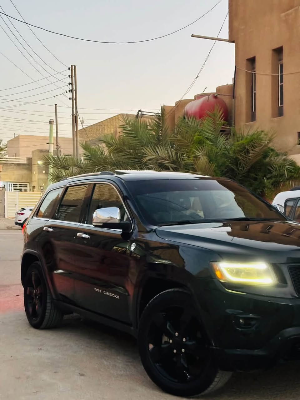 للبيع Jeep Grand Cherokee 2015 Limited Plus – Limited Plus – فول مواصفات
✅ دفع رباعي
✅ فتحة سقف
✅ شفتات + دوسات
✅ كشن
✅ تبريد وتدفئة للمقاعد
✅ تدفئة ستيرن
✅ صندوق كهربائي
✅ باقي المواصفات فول

🔹 رقم بغداد 

سياره بانزين عادي بدون اي ادونز 
حادثها باب سايق وجاملغ بدون اي دواخل
السعر 160 وبيها مجال 
للاستفسار:
***********

