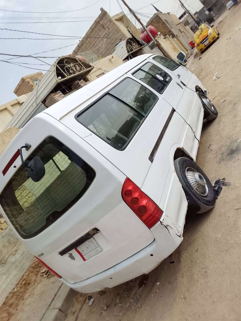 سلام عليكم سيارة جنبي مديل14 موصليه للبيع مكينه كير اكسن حداديه نضيفات دواخلها حلو مكان نجف سعر 32بيها مجال رقم ***********
