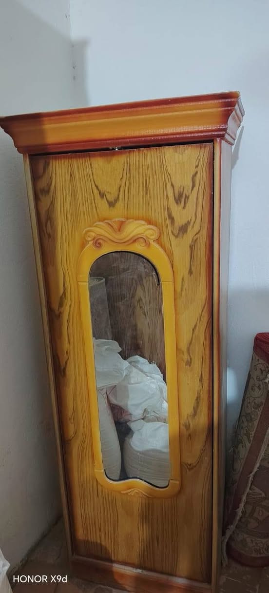 غرفه ام 6خت الجديد العنوان ميسان نهاوند
مقابيل الطاقه الكهرباء للستفسارو النتصال
عله الرقم ***********
ونشتري الغرف الجديده ولا المستغدمه عمارة, ميسان

نص مكتوب في الصور:
- HONOR X9d