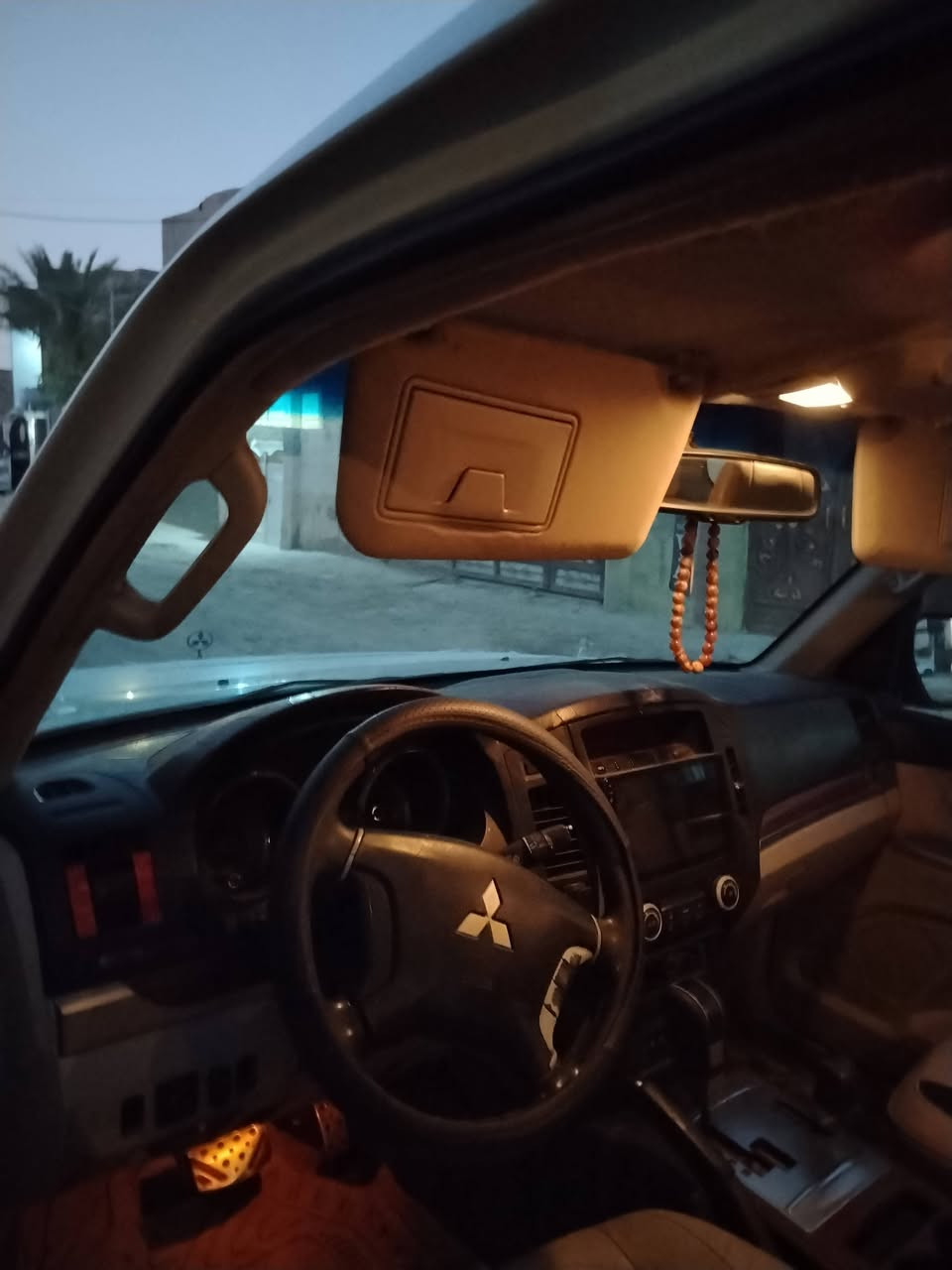 السلام عليكم من رخصت الادمن
باجيرو 2008 محدث 2014 محرك 3800 محرك جديد حداديه جديده تبريد ثلج داخلها نضيف السياره مصبوغه عام كيرها يخبل بسم ولد جيراني او هاذا رقمي بي واتساب اذا حاب تعرف السعر او تعرف السياره الرقم (***********)
