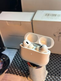 ايربودز برو 2 (( تايب سي ))  apple air pods gn2 type-C 💎 سماعة اصلية ✅...