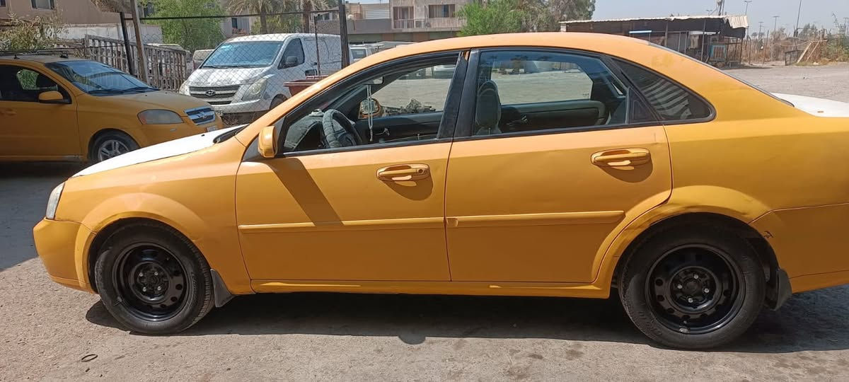 السلام عليكم شباب
عندي اوبترا موديل 2012 مال الشركة العامه 

خليجي رقم بغداد انكليزي بسمي سنويه جديدة

لل 2030 هيئه مصفرة ما عليه شي هزة جديدة

تبريد شغال / كير اوتوماتيك / كامرا خلفيه 

شاشه تاب }}}  السيارة بيه قطعتين وطخه 

بسيطه على وضعه بلجاملغ الخلفي 

السعر ب 62 ورقه وبيه مجال بسيط 

العنوان  / بغداد / حي البساتين / 

رقمي ***********  وبي واتساب.
