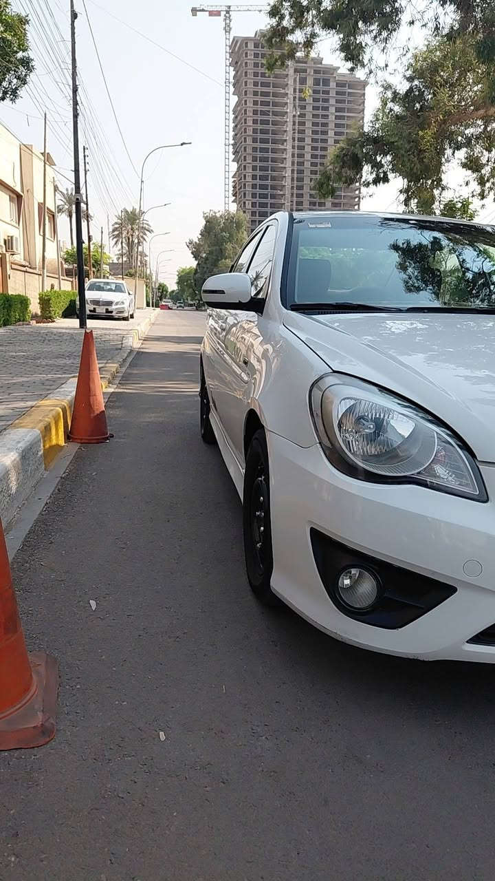 السلام عليكم
اكسنت خليجي   مال شركه

 ماشيه 190

بيه صبغ بسيط بل جاملغ الأيسر 

  مكانات بارد 

 

سنويه جديده  هزه جديده  ..

السياره. بل حقيقه احلى من الصوره

  ..

سعرها 88$

مكان السياره  بغداد الكراده  ..

 لل استفسار ***********
