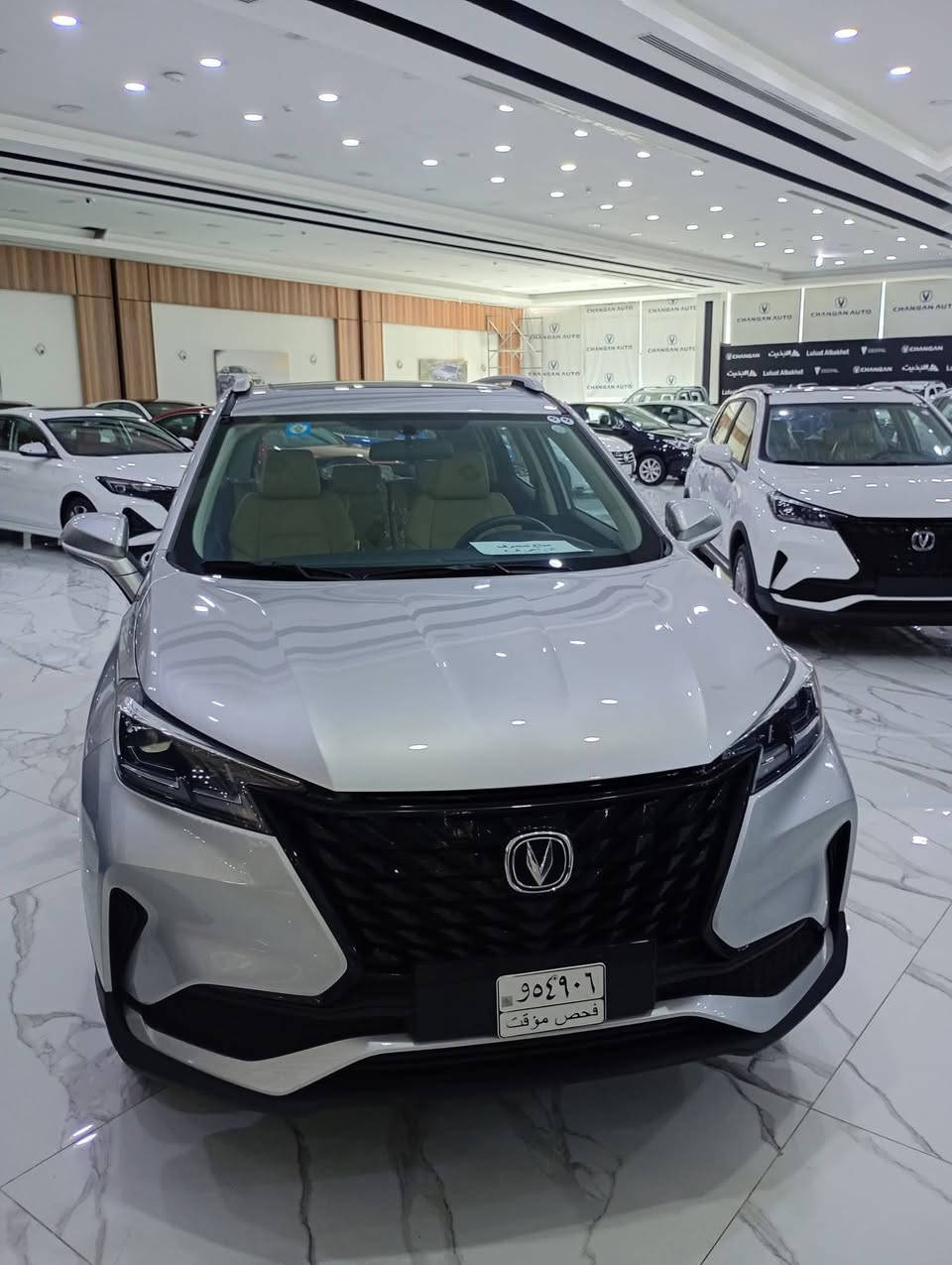 شانجان  Cs15
عرض خاص 👍
بسعر 21مليون مع اللوحات
ضمان 5سنوات او 150 الف كيلو 

شانجان سي اس 15 (Changan CS15) سيارة رياضية متعددة الاستخدامات (SUV مدمجة/كروس أوفر)، وهي أصغر وأرخص سيارات الدفع الرباعي التي تقدمها العلامة الصينية. صُممت السيارة لتناسب القيادة اليومية داخل المدن بفضل حجمها العملي 
المواصفات 
المحرك: رباعي الأسطوانات (4 سلندر) بسعة 1.5 لتر (1500 سي سي) تنفس طبيعي.

القوة الحصانية: 105 حصان وعزم دوران أقصى يبلغ 145 نيوتن متر.

ناقل الحركة: أوتوماتيك ثنائي القابض (DCT) من 5 سرعات مع نظام دفع أمامي (FWD).

استهلاك الوقود: اقتصادي للغاية،
للحجز والاستفسار الاتصال على الرقم
***********
***********
سيف علاء
مسؤؤل مبيعات شركه شانجان

